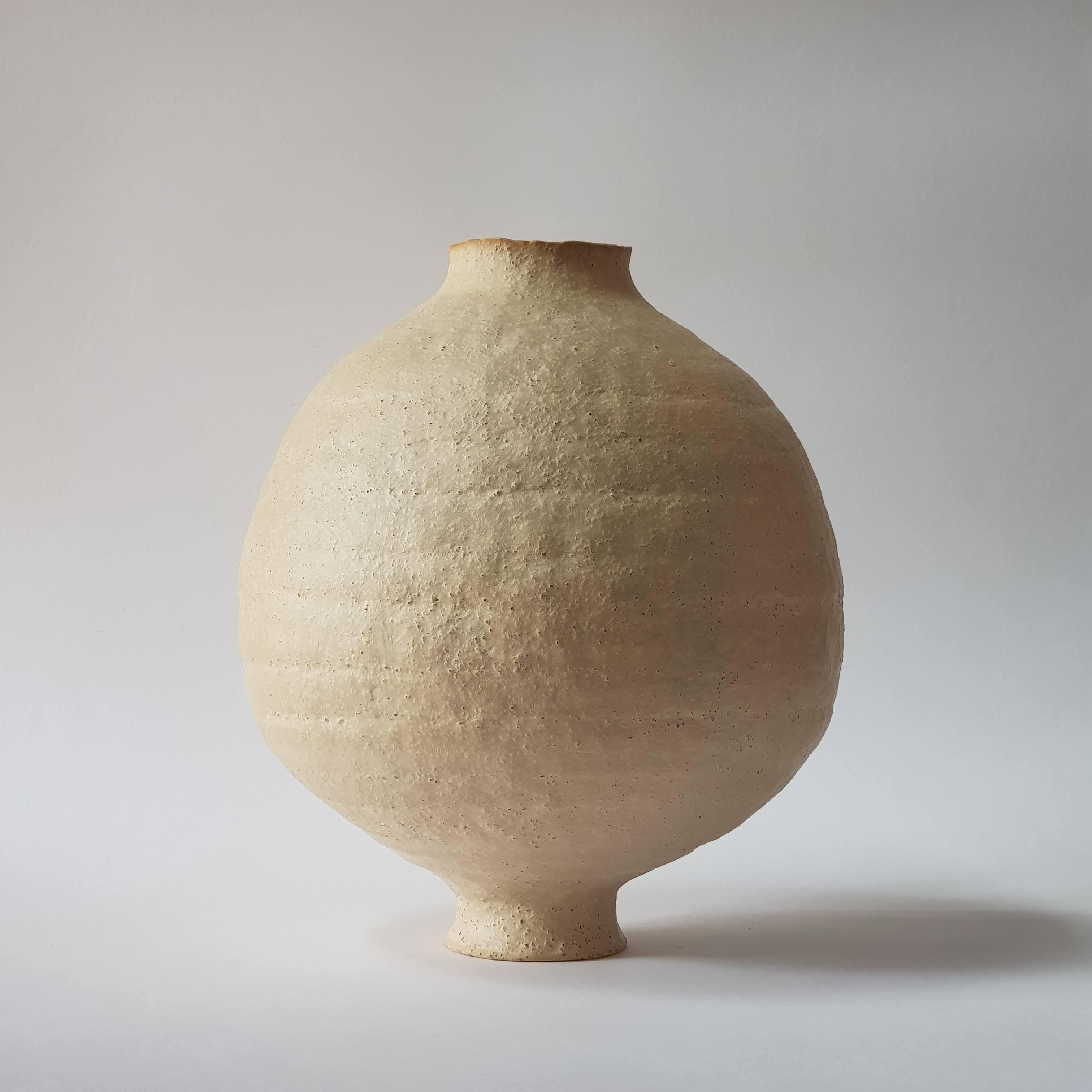 Beige Stoneware Coiled Moon Jar by Elena Vasilantonaki For Sale 11
