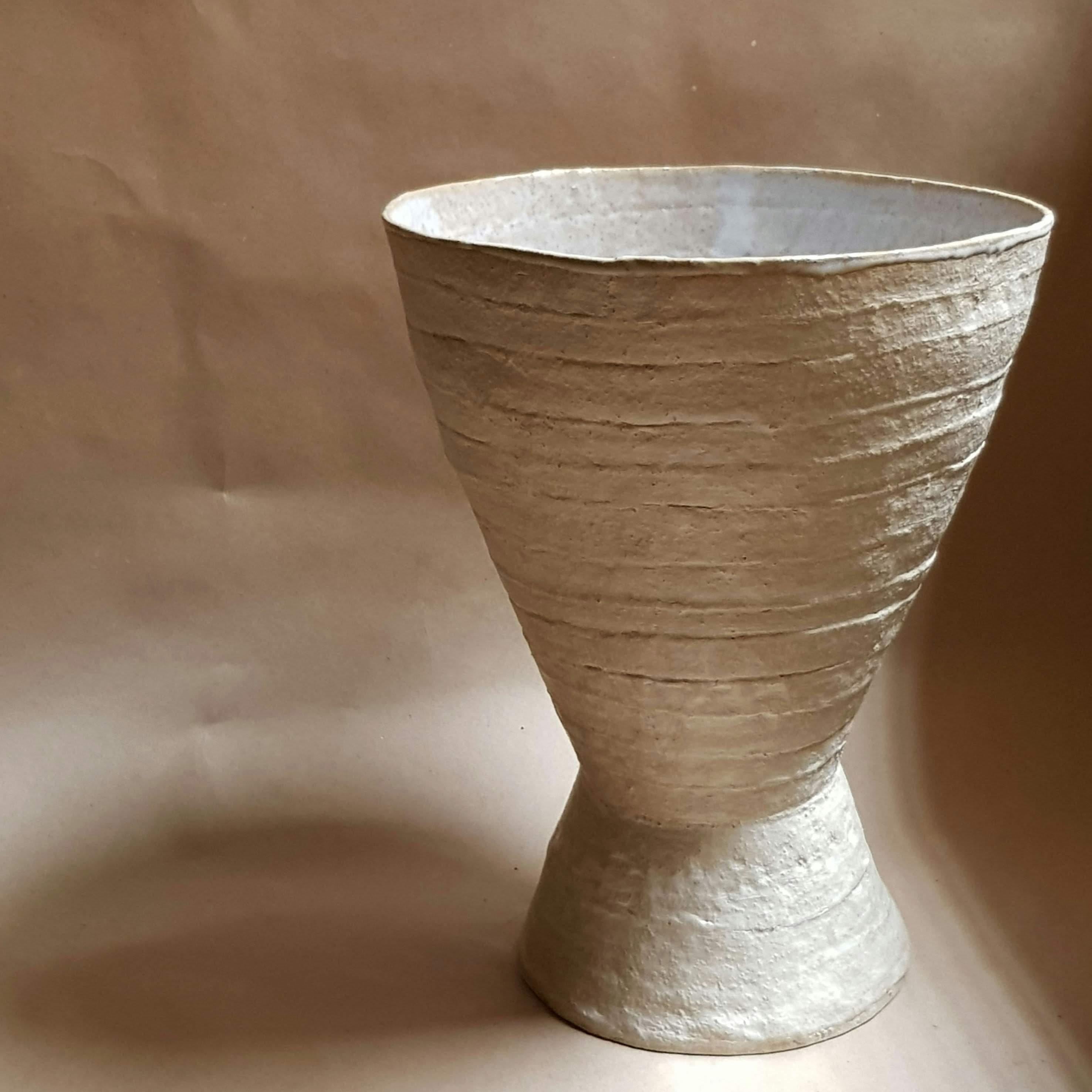 Beige Stoneware Krater Vase by Elena Vasilantonaki For Sale 3