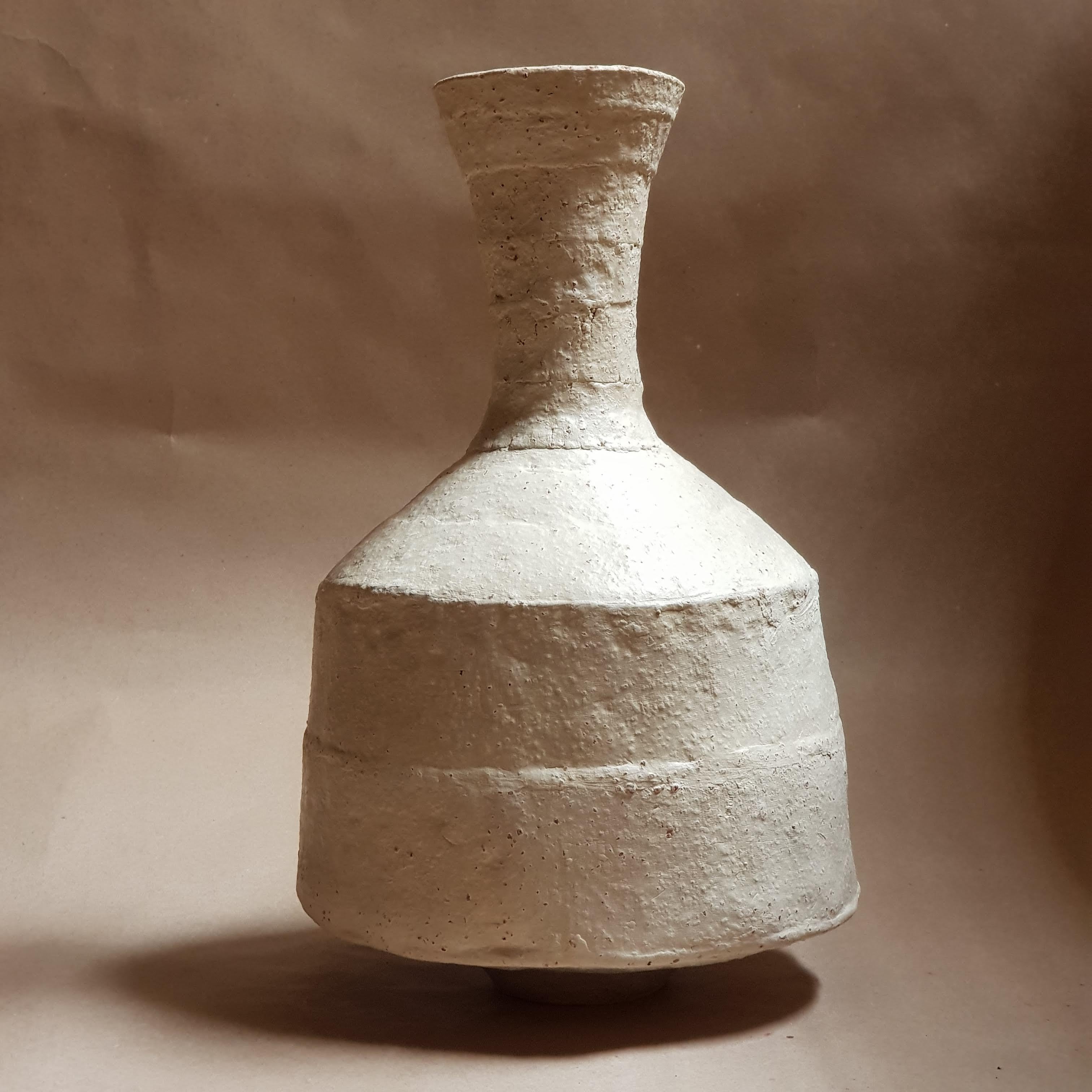 Beige Stoneware Lekythos Vase by Elena Vasilantonaki In New Condition For Sale In Geneve, CH