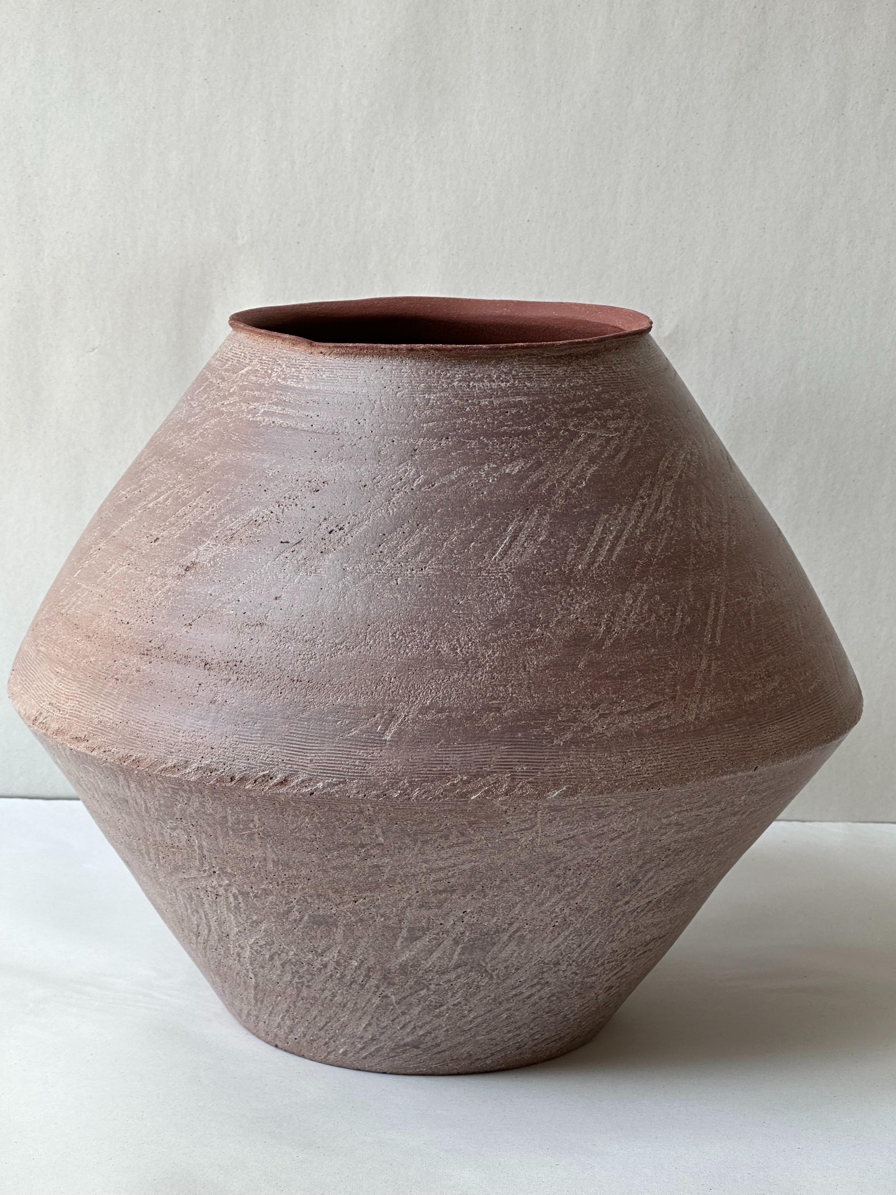 Beige Stoneware Sfondyli I Vase by Elena Vasilantonaki For Sale 5