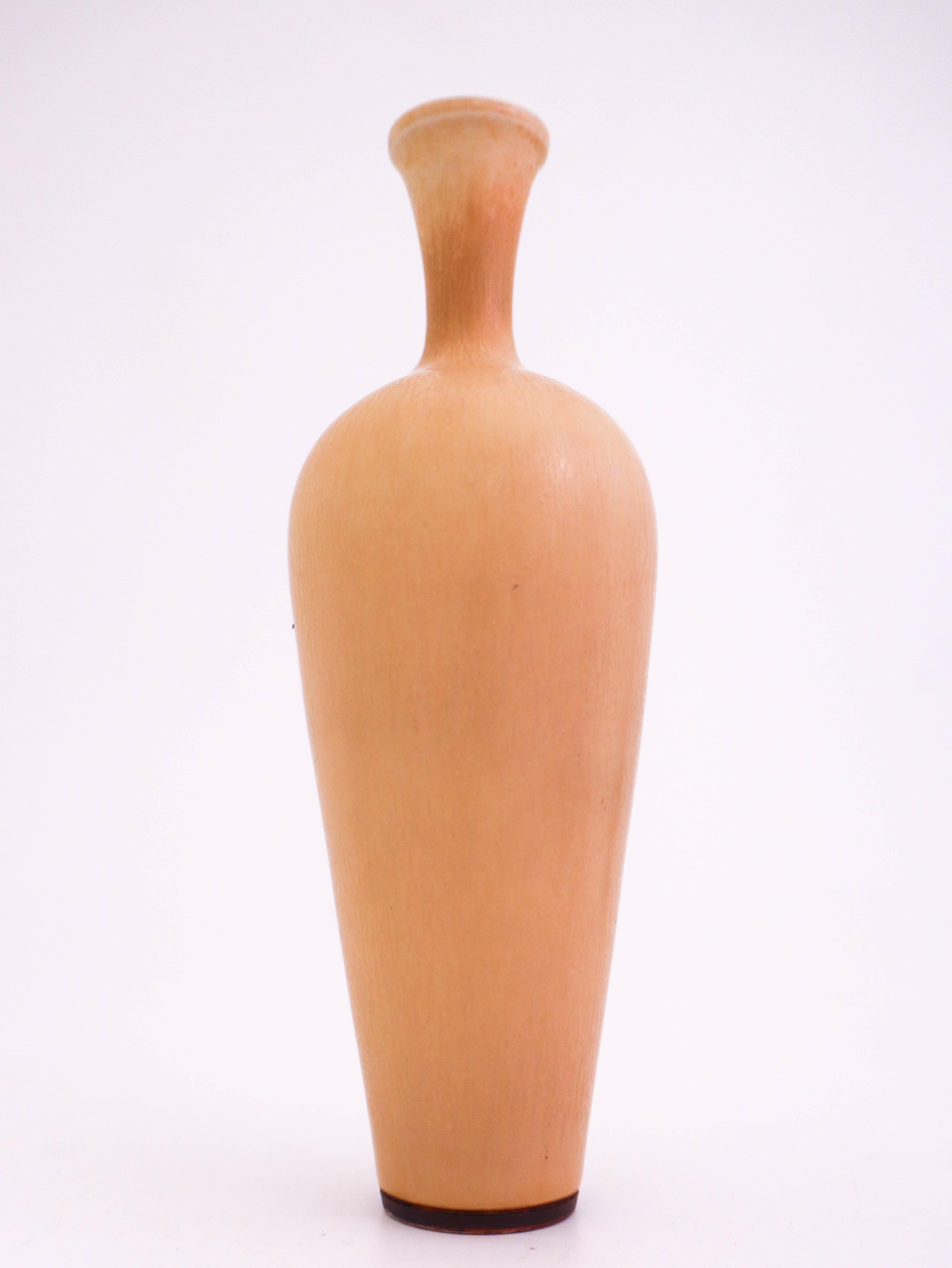 20th Century Beige Stoneware Vase, Berndt Friberg, Gustavsberg, 1963 - Scandinavian Modern For Sale