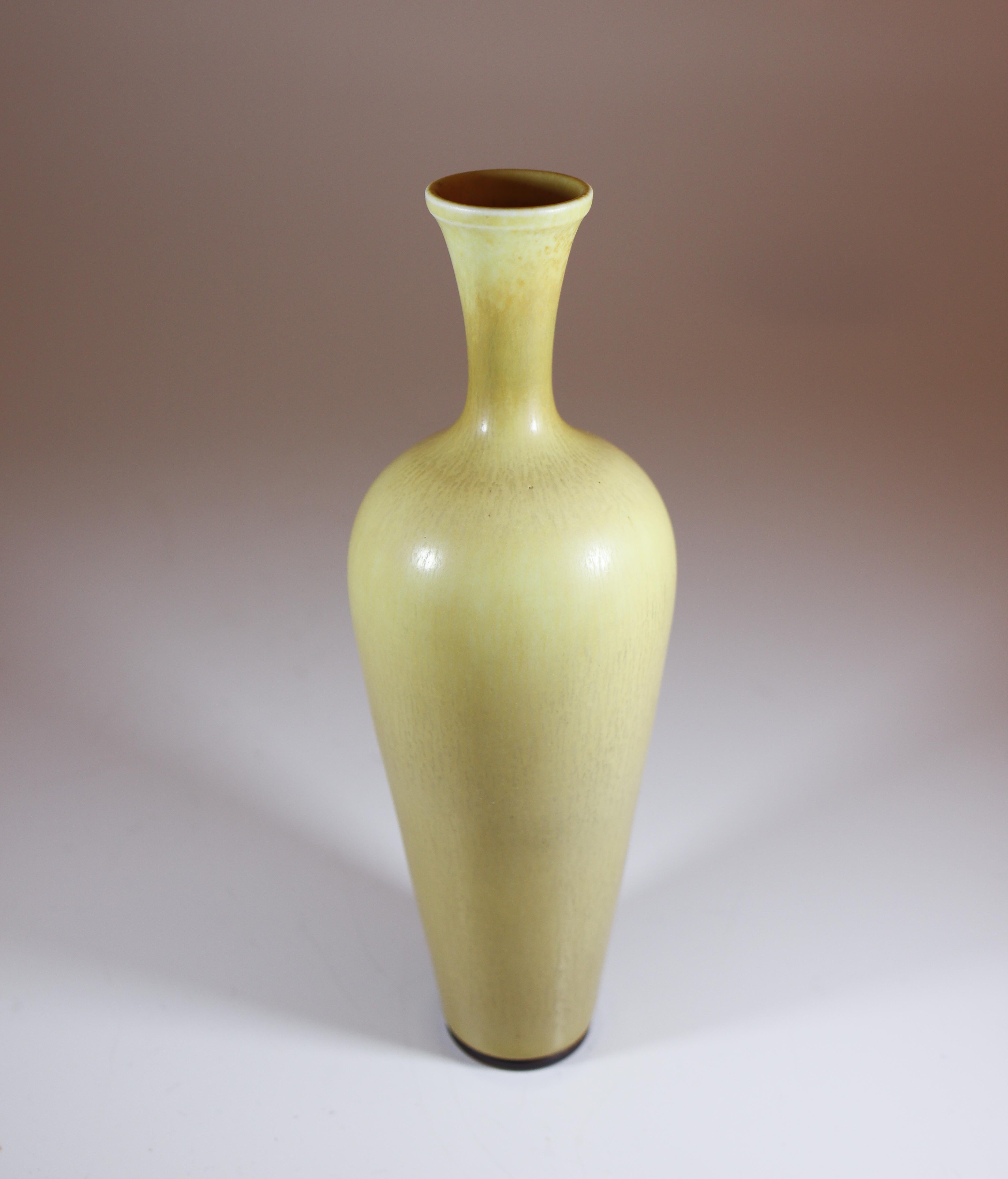 Swedish Beige Stoneware Vase, Berndt Friberg, Gustavsberg, 1963 - Scandinavian Modern For Sale