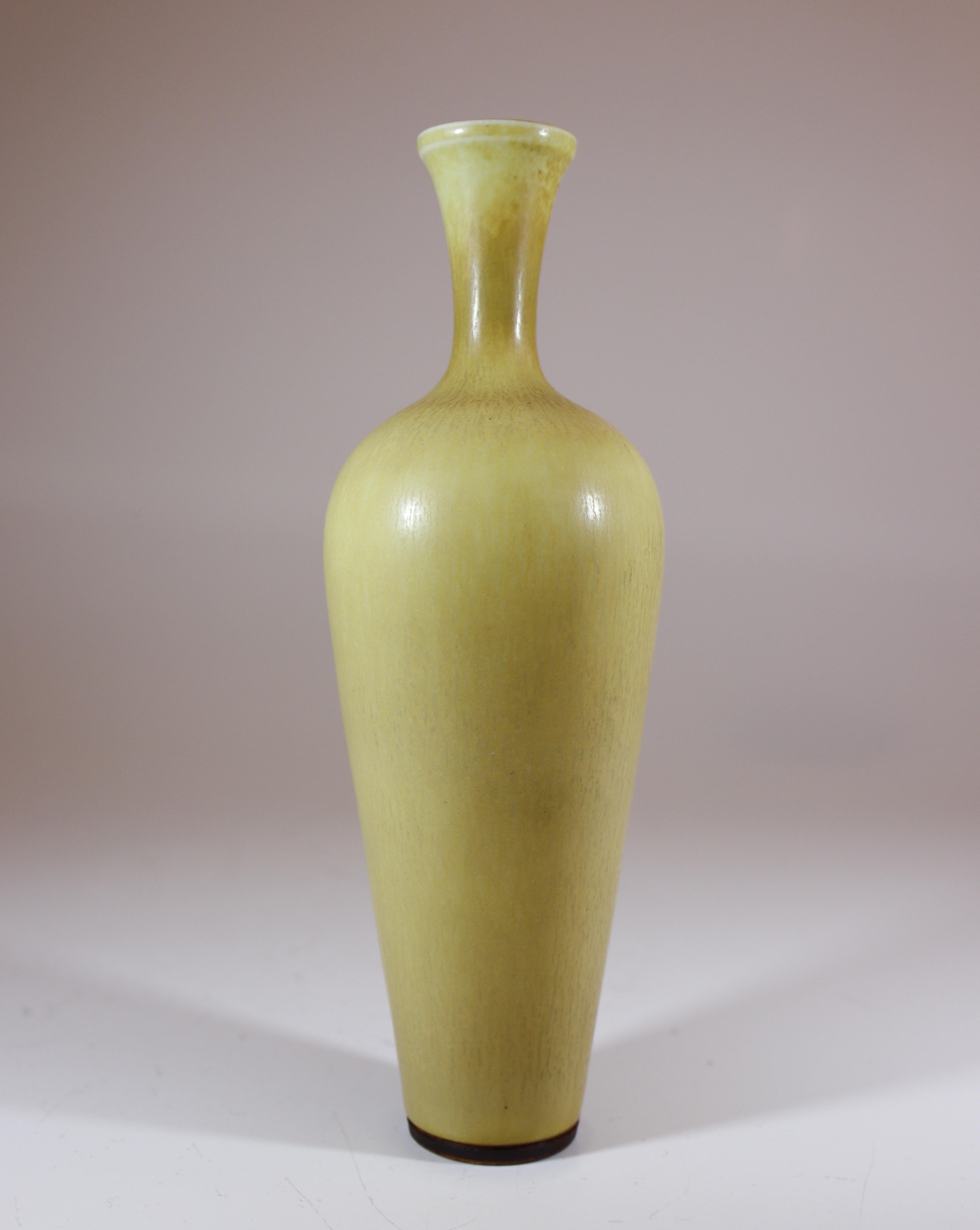 20th Century Beige Stoneware Vase, Berndt Friberg, Gustavsberg, 1963 - Scandinavian Modern For Sale