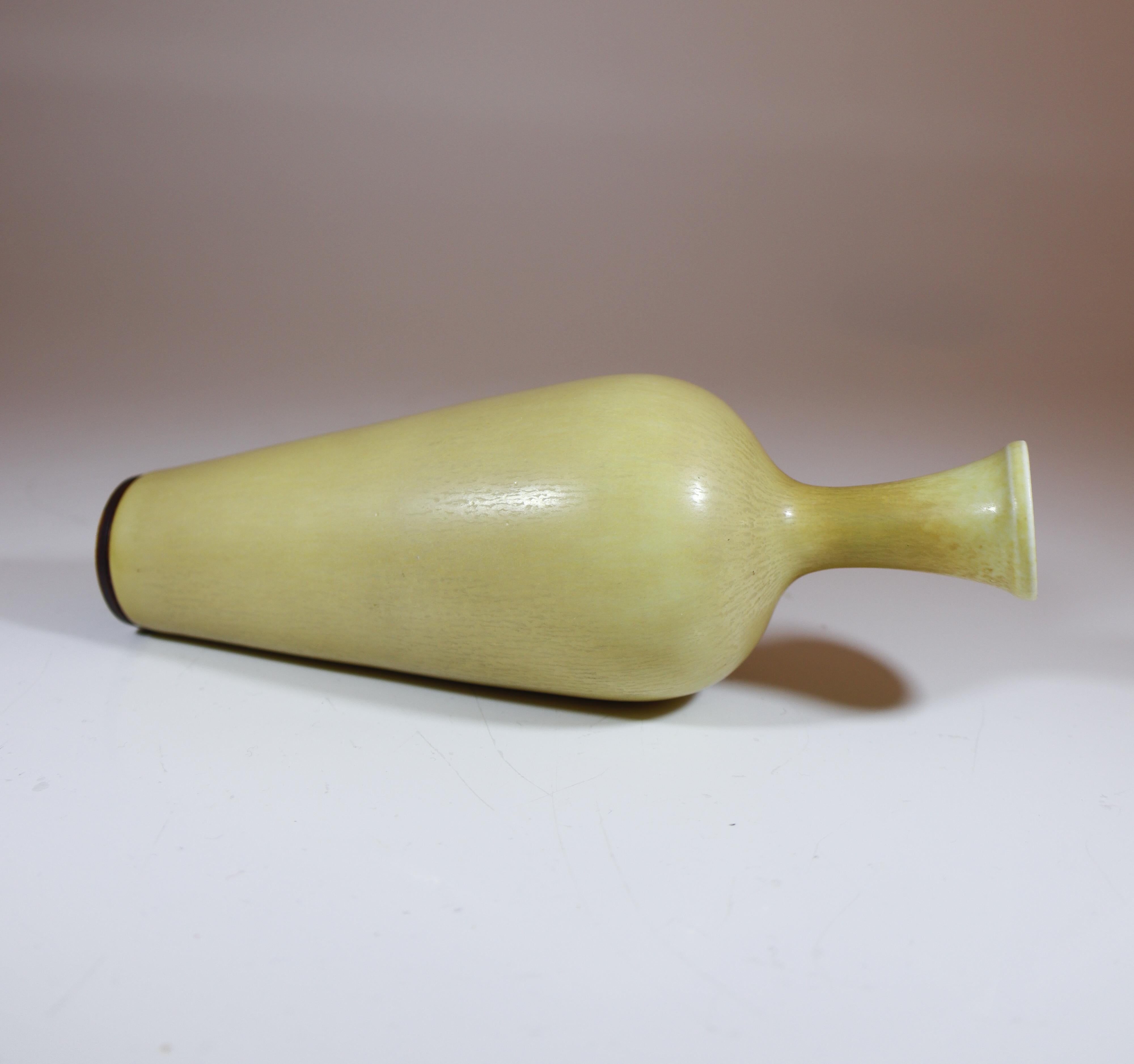 Beige Stoneware Vase, Berndt Friberg, Gustavsberg, 1963 - Scandinavian Modern For Sale 2