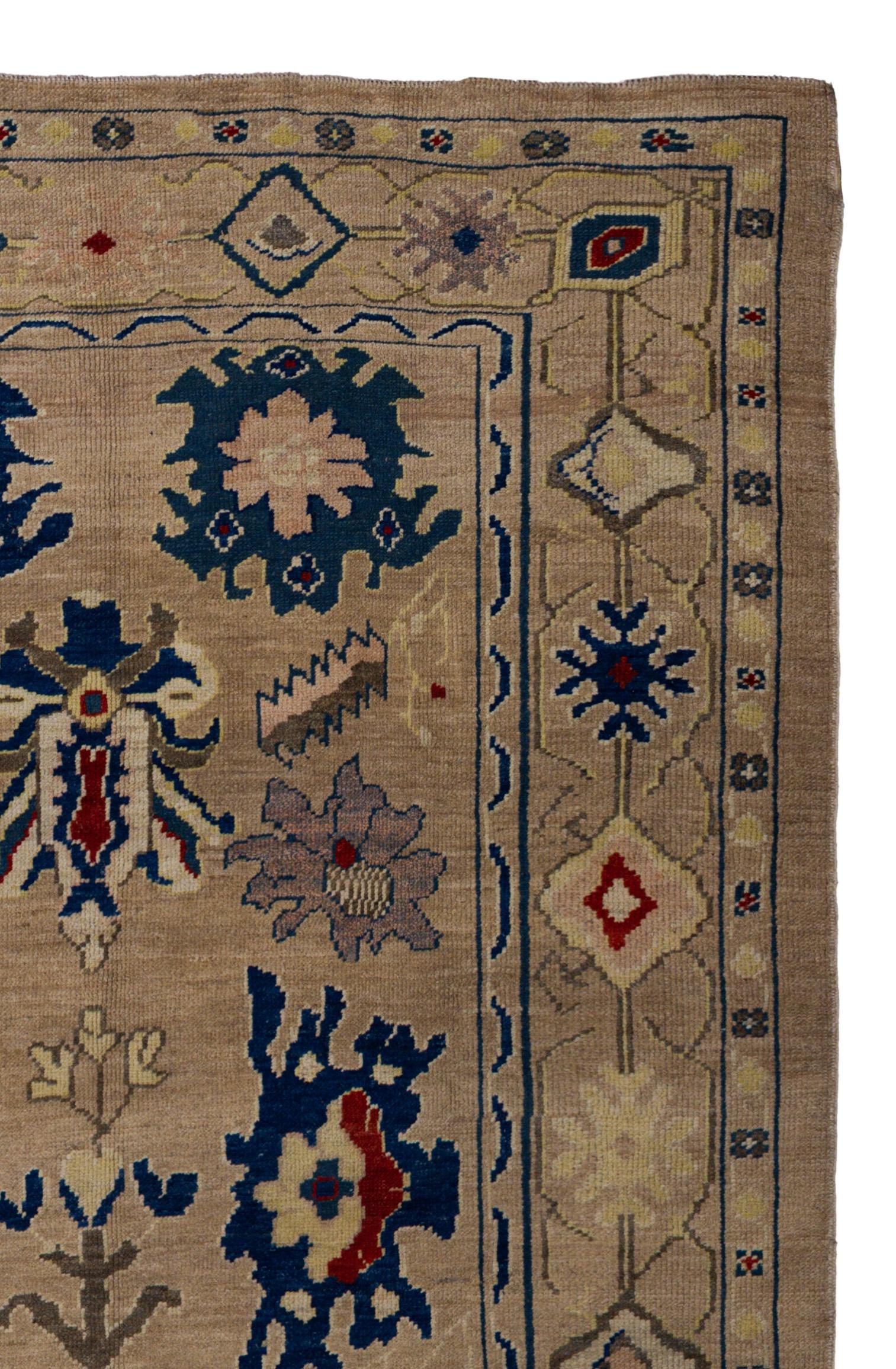 Beige Tan Hand Knotted Rug 5 ft 4 in x 6 ft 10 in, Raumgröße für Wohnzimmer (Handgewebt) im Angebot