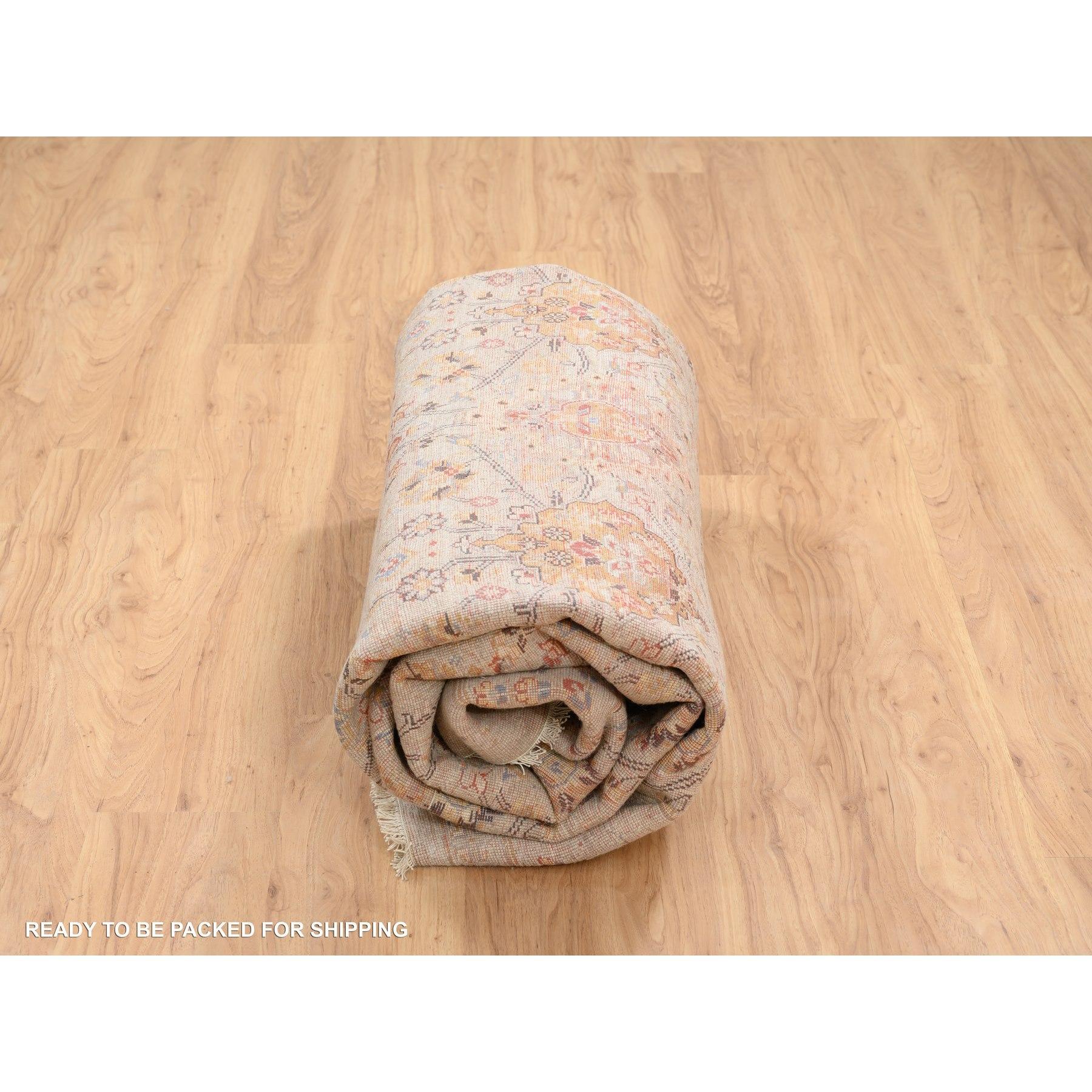 Handgeknüpfter Teppich aus Wolle und Seide in Beige, THE SUNset ROSETTES, weiche Farben, 8'0