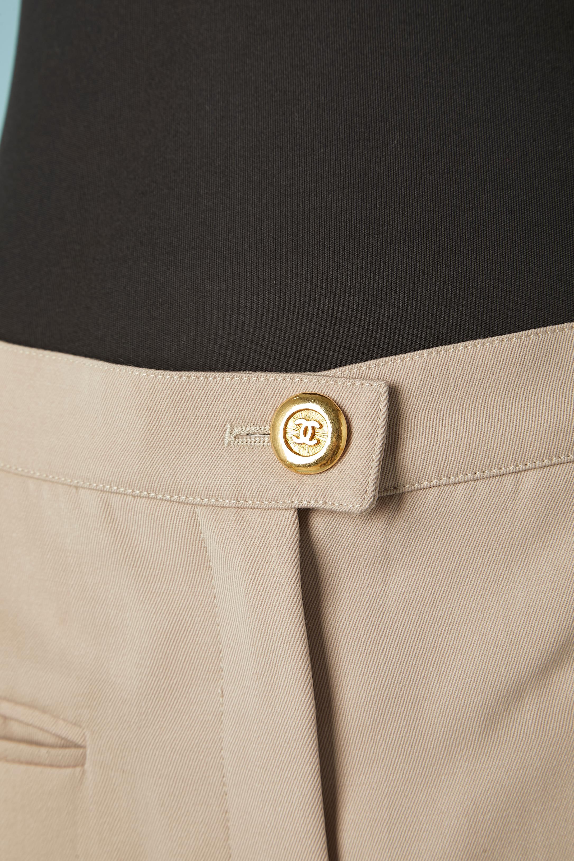 Beige thin wool trouser with branded buttons CHANEL  In Excellent Condition For Sale In Saint-Ouen-Sur-Seine, FR