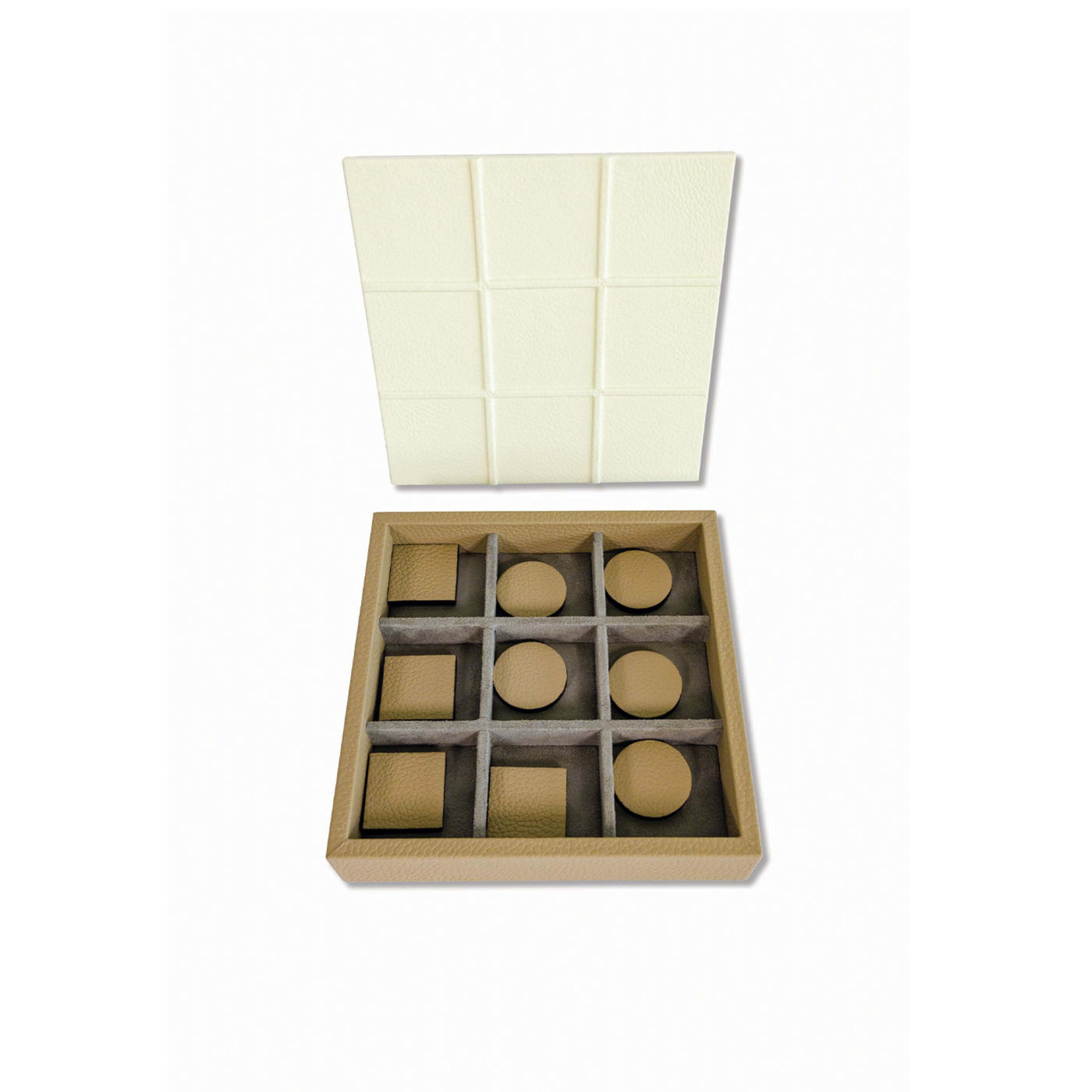 Beige Tic Tac Toe Box Game In New Condition For Sale In Milan, IT