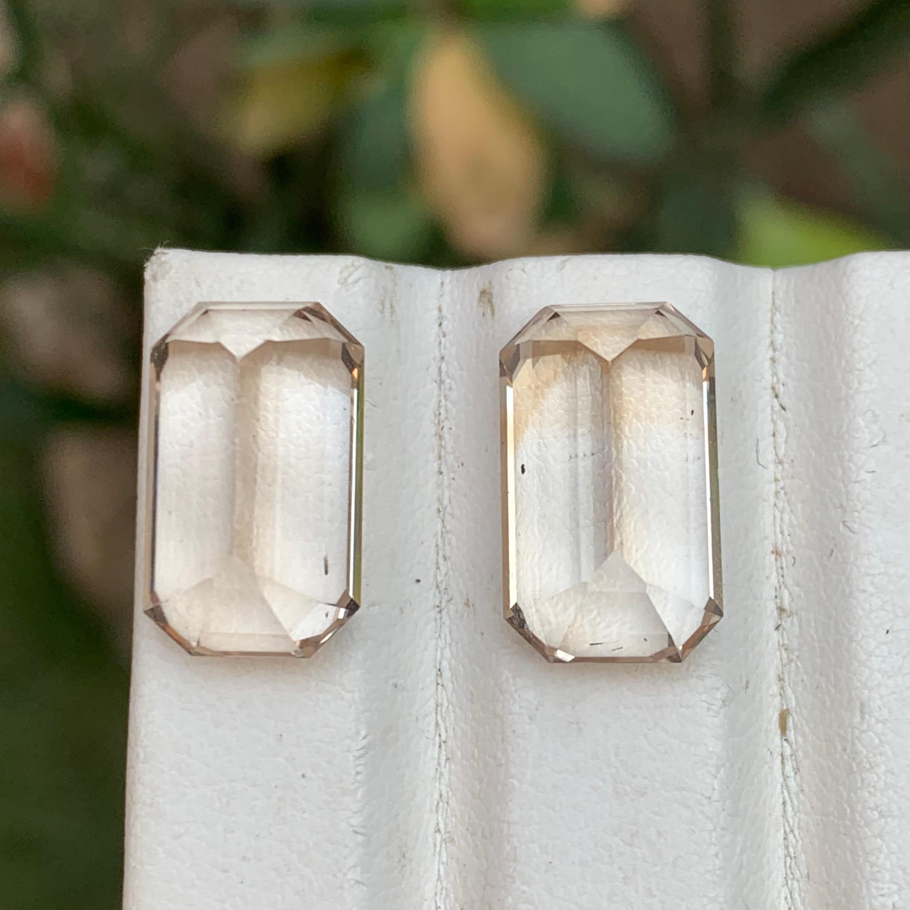 Beige Topas 24.95 Natürliche lose Edelsteine Paar Schritt Smaragdschliff für Ohrringe im Zustand „Neu“ im Angebot in Peshawar, PK