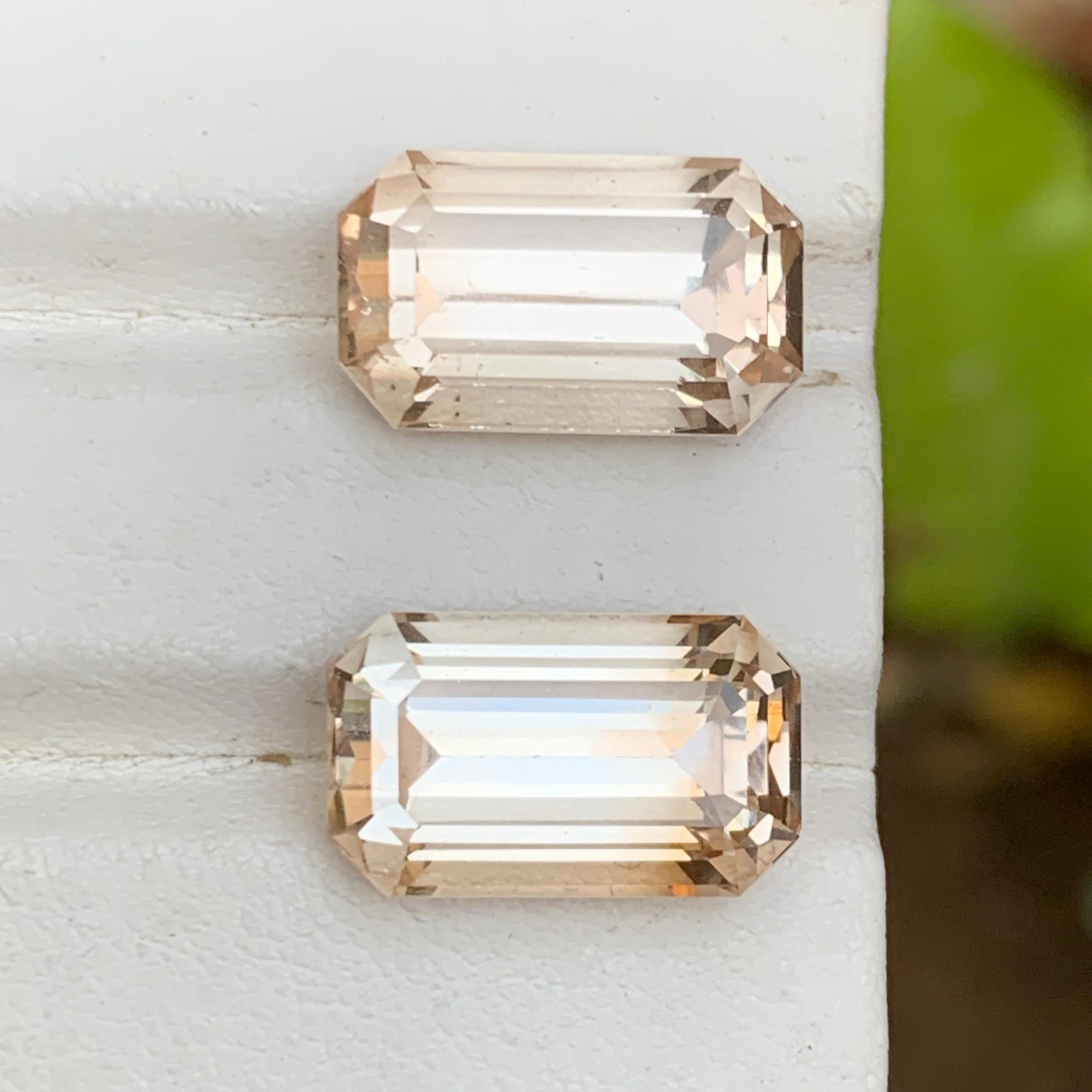 Beige Topas 24.95 Natürliche lose Edelsteine Paar Schritt Smaragdschliff für Ohrringe für Damen oder Herren im Angebot