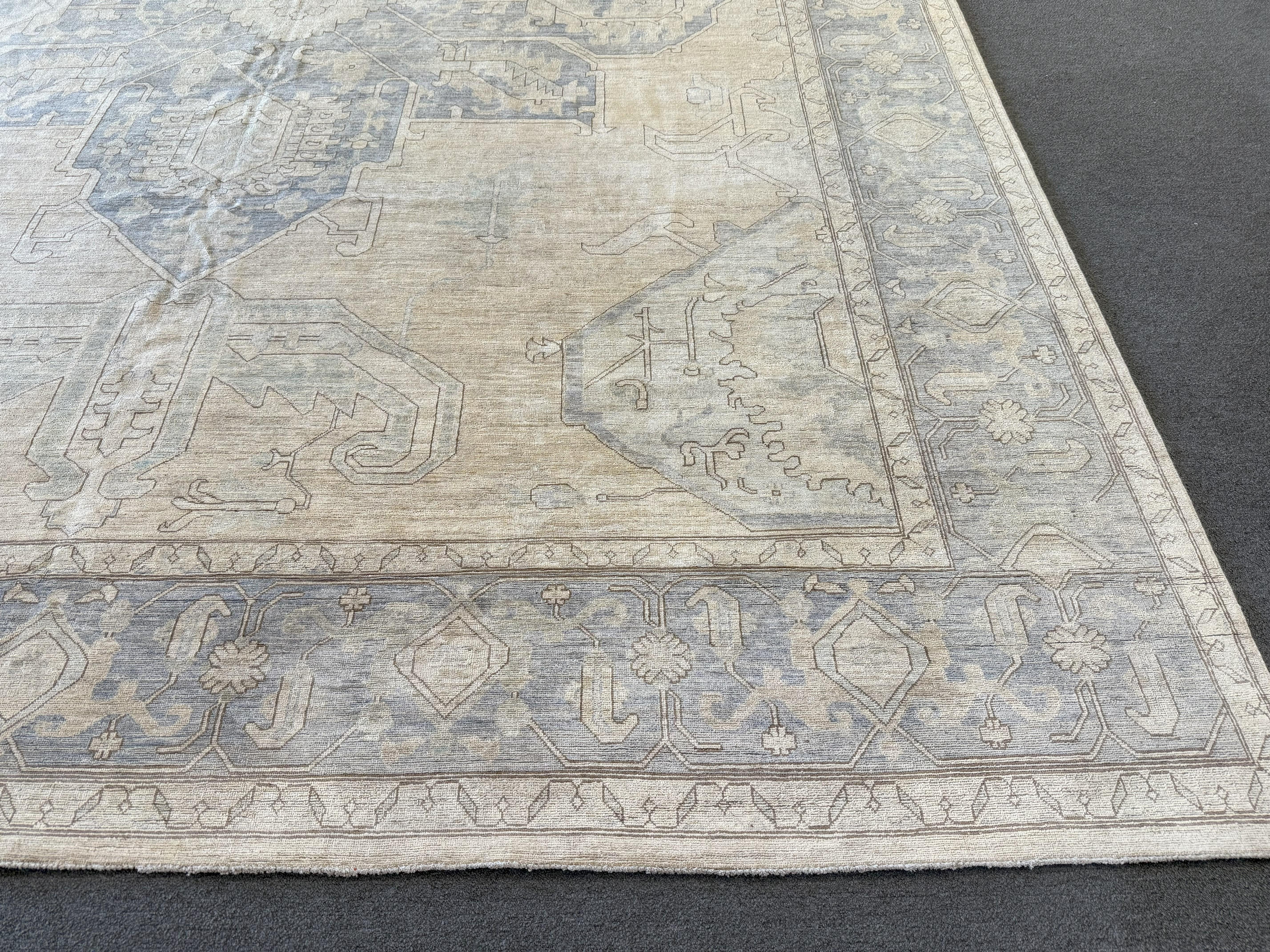 Beige Traditional Design with Center Medallion Pakistani Area Rug In New Condition For Sale In West Hollywood, CA