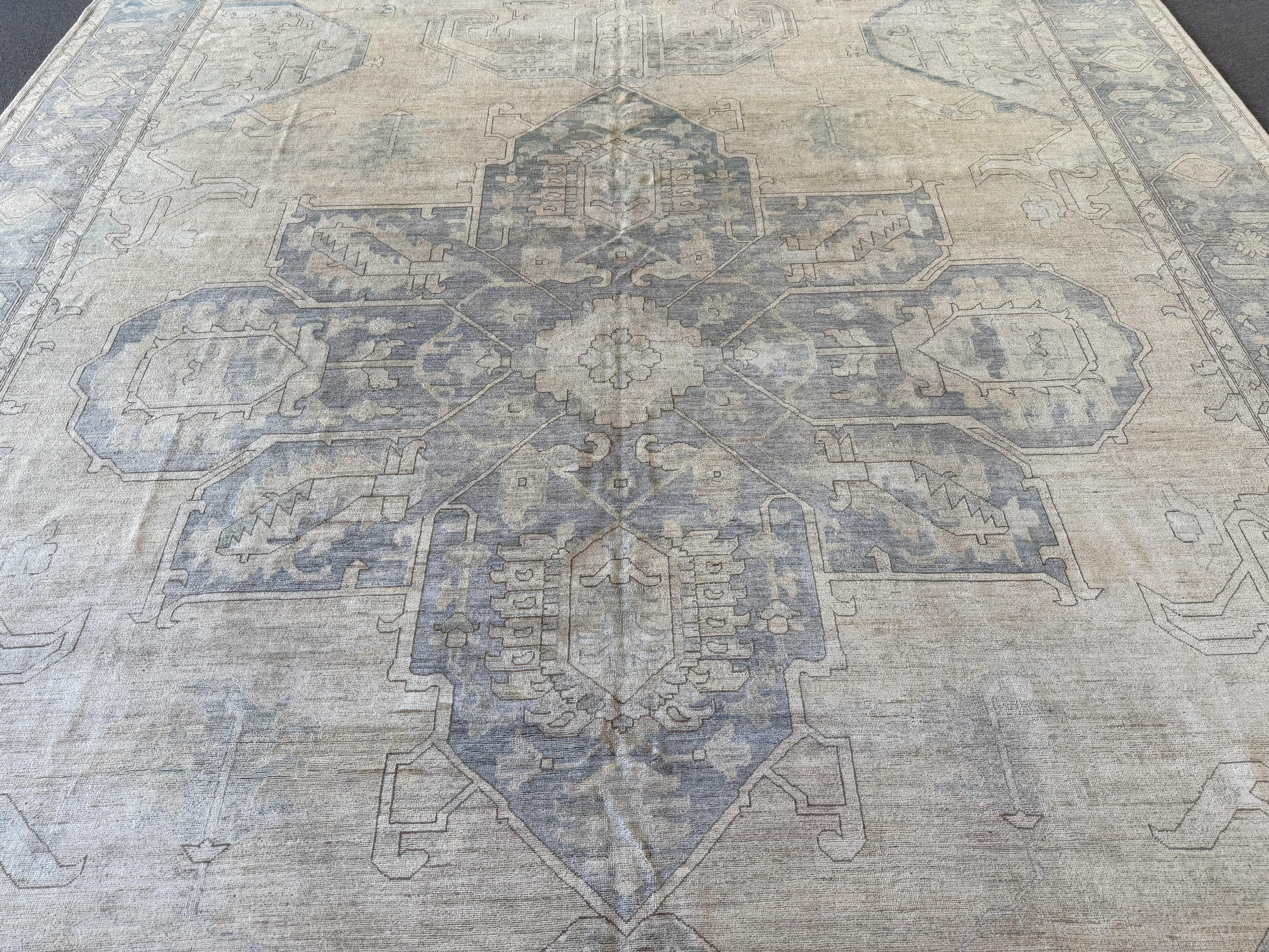 Contemporary Beige Traditional Design with Center Medallion Pakistani Area Rug For Sale