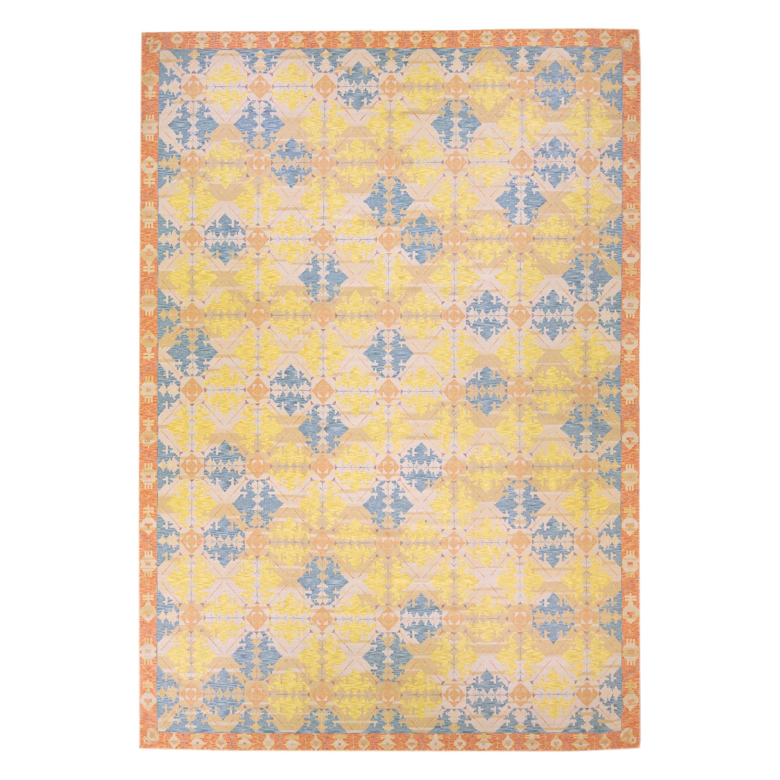 Tappeto di lana oversize beige dal design transitorio fatto a mano