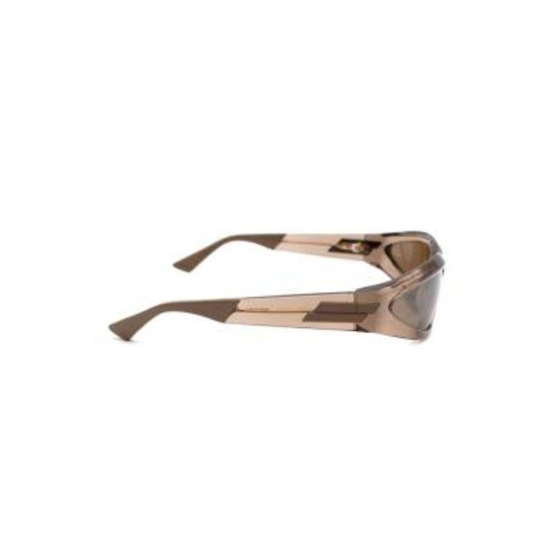 Beige transluzente Acetat-Sonnenbrille umwickeln im Zustand „Hervorragend“ in London, GB
