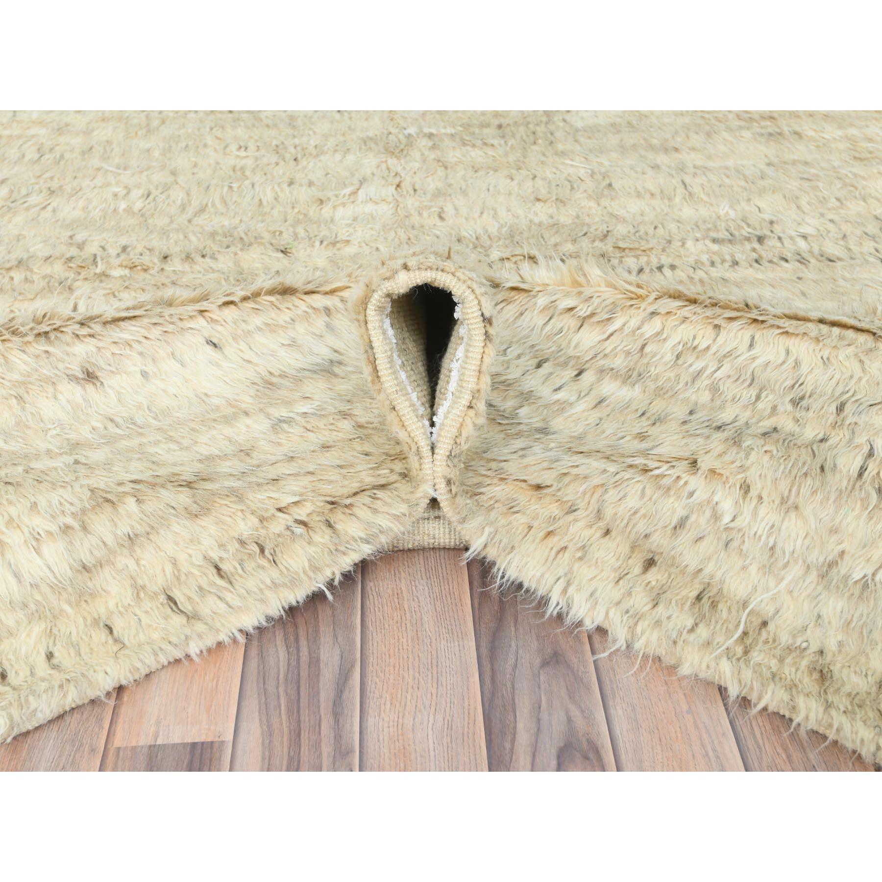 Beige Undyed Natural Wool Hand Knotted Shag Flokati Greek Style Oriental Rug In New Condition For Sale In Carlstadt, NJ