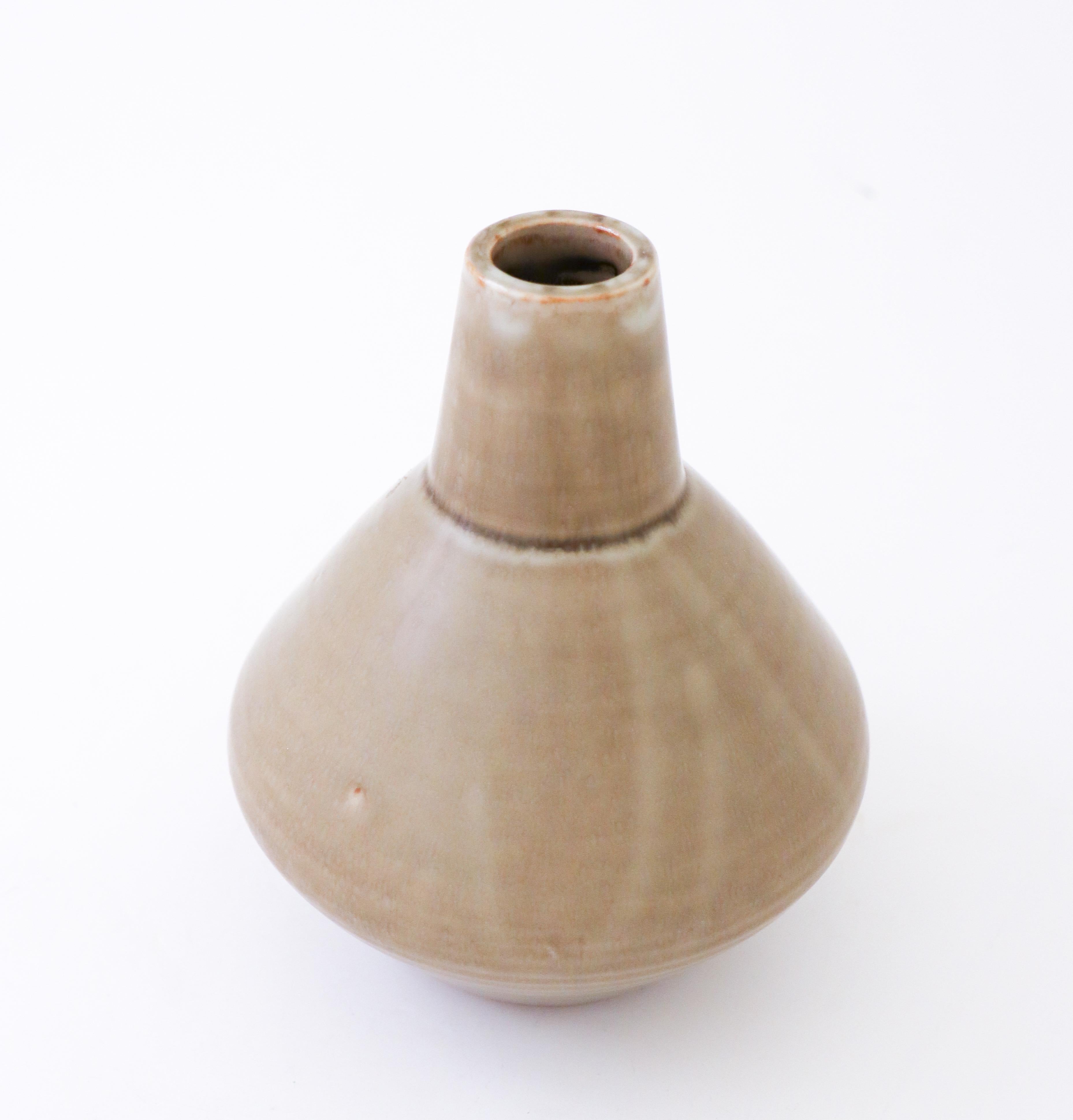 Mid-20th Century Beige Unique Stoneware Vase, Carl-Harry Stålhane, Rörstrand, 1957 For Sale
