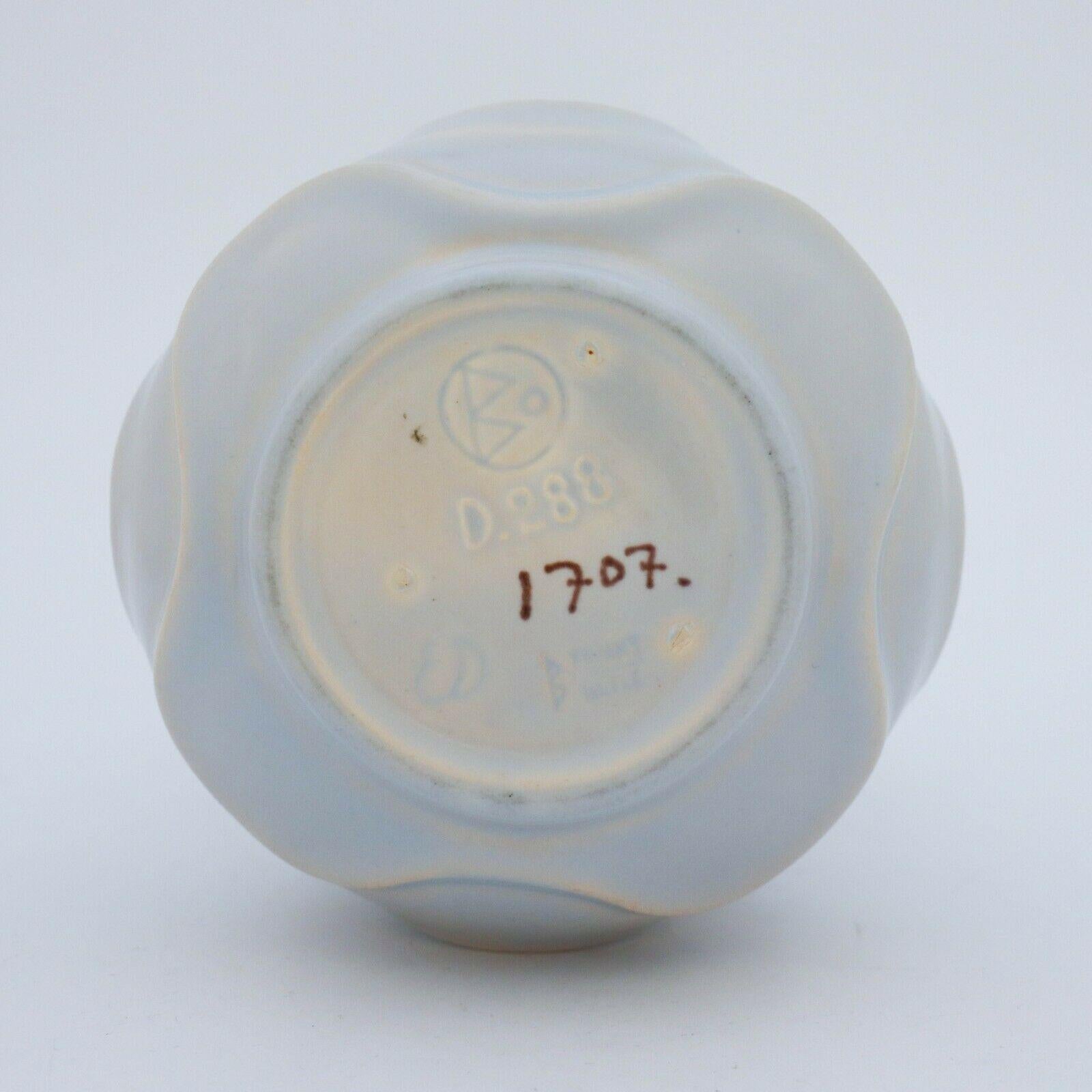 Glazed Beige/White Vase in Ceramics Ewald Dahlskog Bo Fajans Sweden Scandinavian Modern