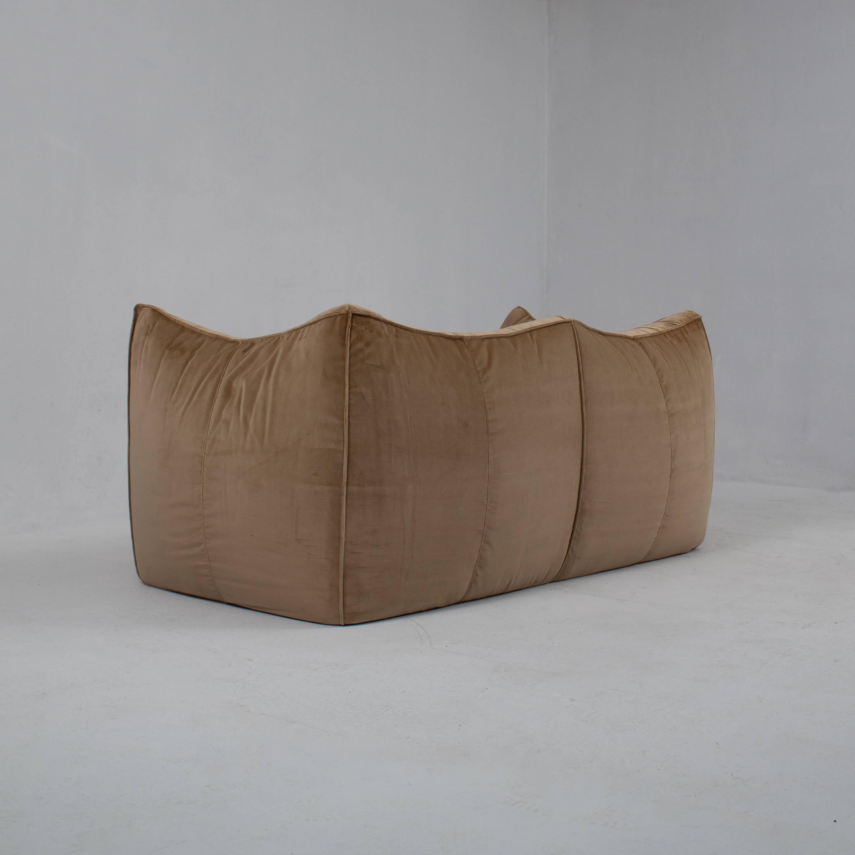 Late 20th Century Beige Velvet Le bambole 2seat sofa by Mario Bellini for B&B Italia