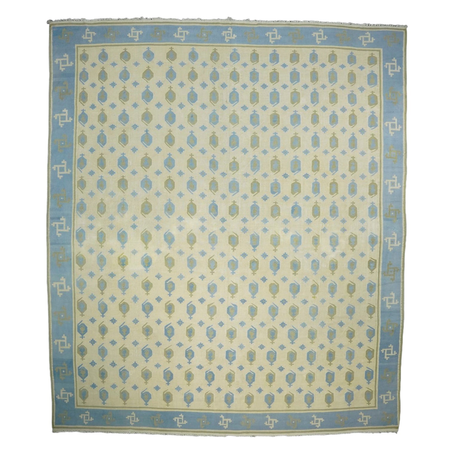 Beigefarbener Vintage-Dhurrie-Teppich mit blauem und grünem geometrischem Muster von Rug & Kilim