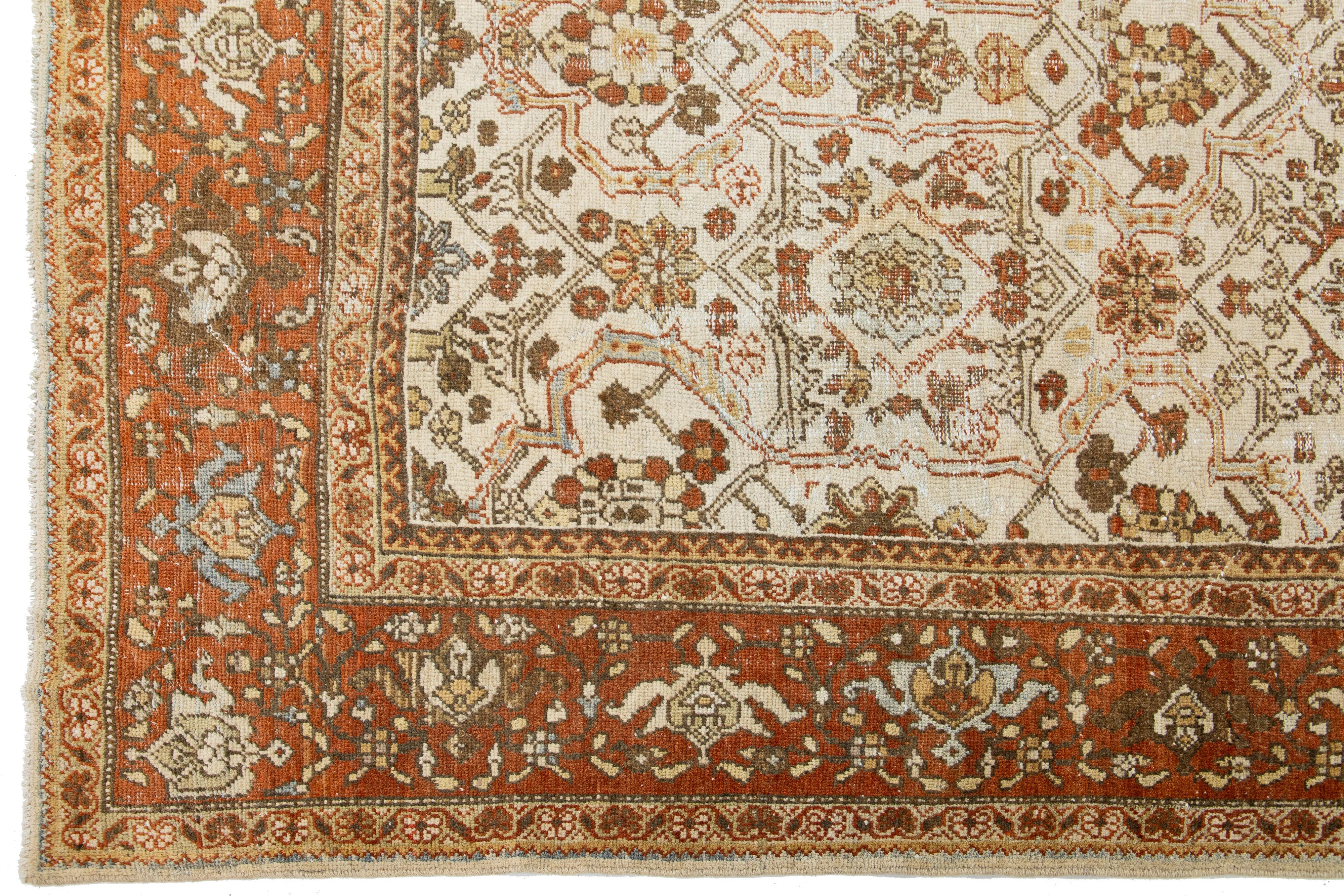 Noué à la main Tapis Mahal vintage fait à la main en laine persane beige avec motif sur toute la surface  en vente