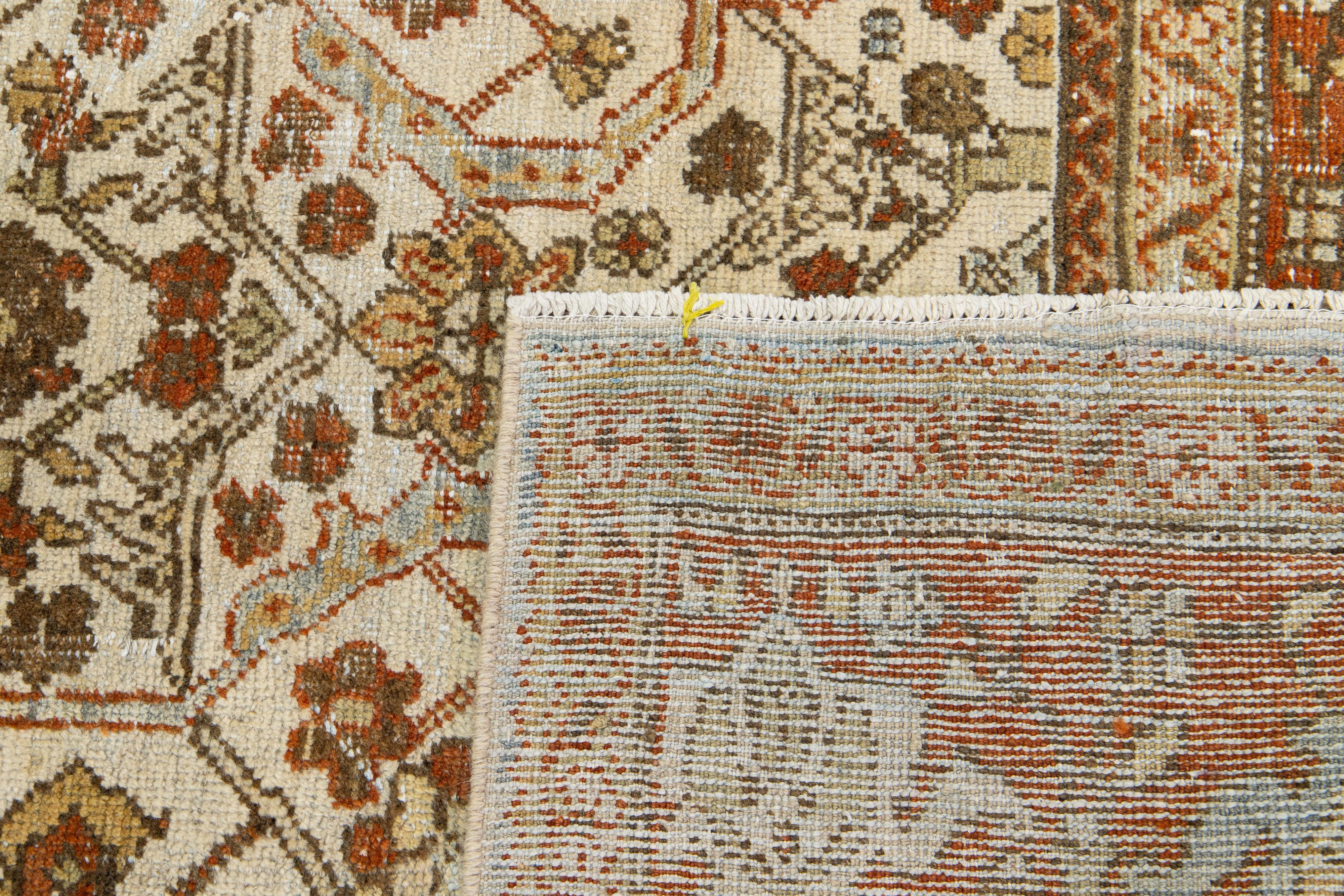 Laine Tapis Mahal vintage fait à la main en laine persane beige avec motif sur toute la surface  en vente