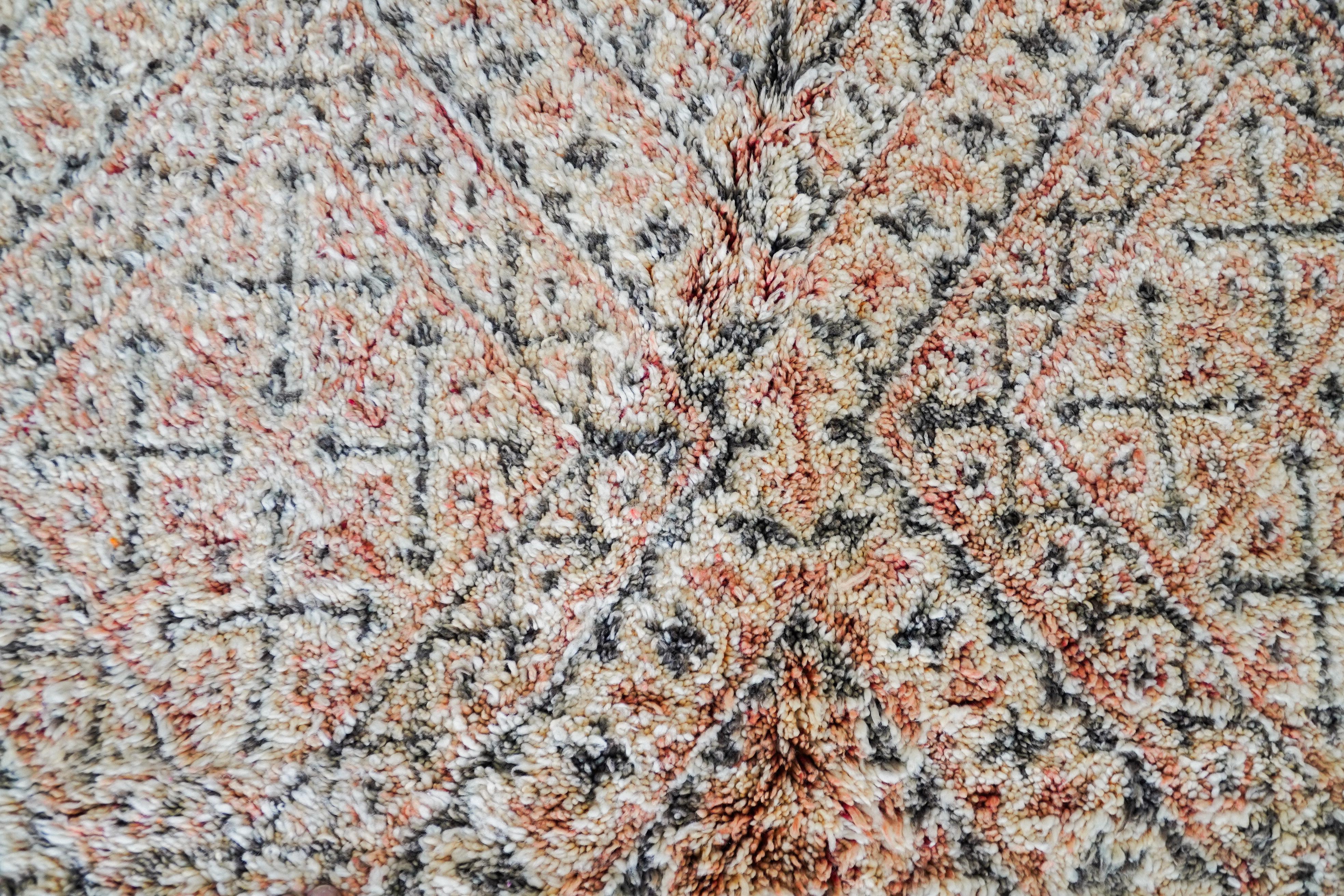 Beigefarbener marokkanischer Berberteppich aus den 70ern  100% Wolle  6.6x14 Ft 200x420 Cm (Marokkanisch) im Angebot