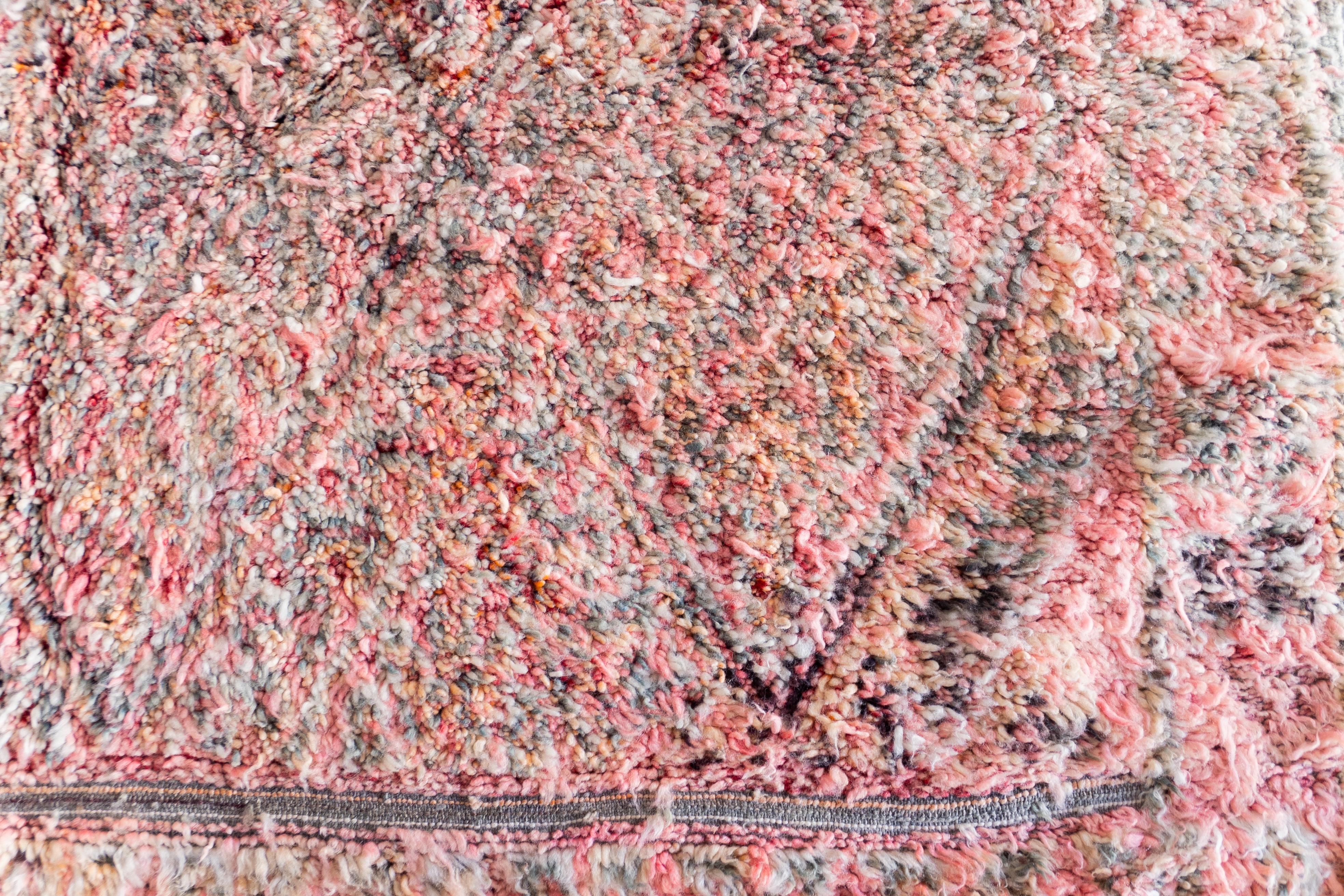 Beigefarbener marokkanischer Berberteppich aus den 70ern  100% Wolle 7.2x10.3 Ft 220x315 Cm (Art déco) im Angebot