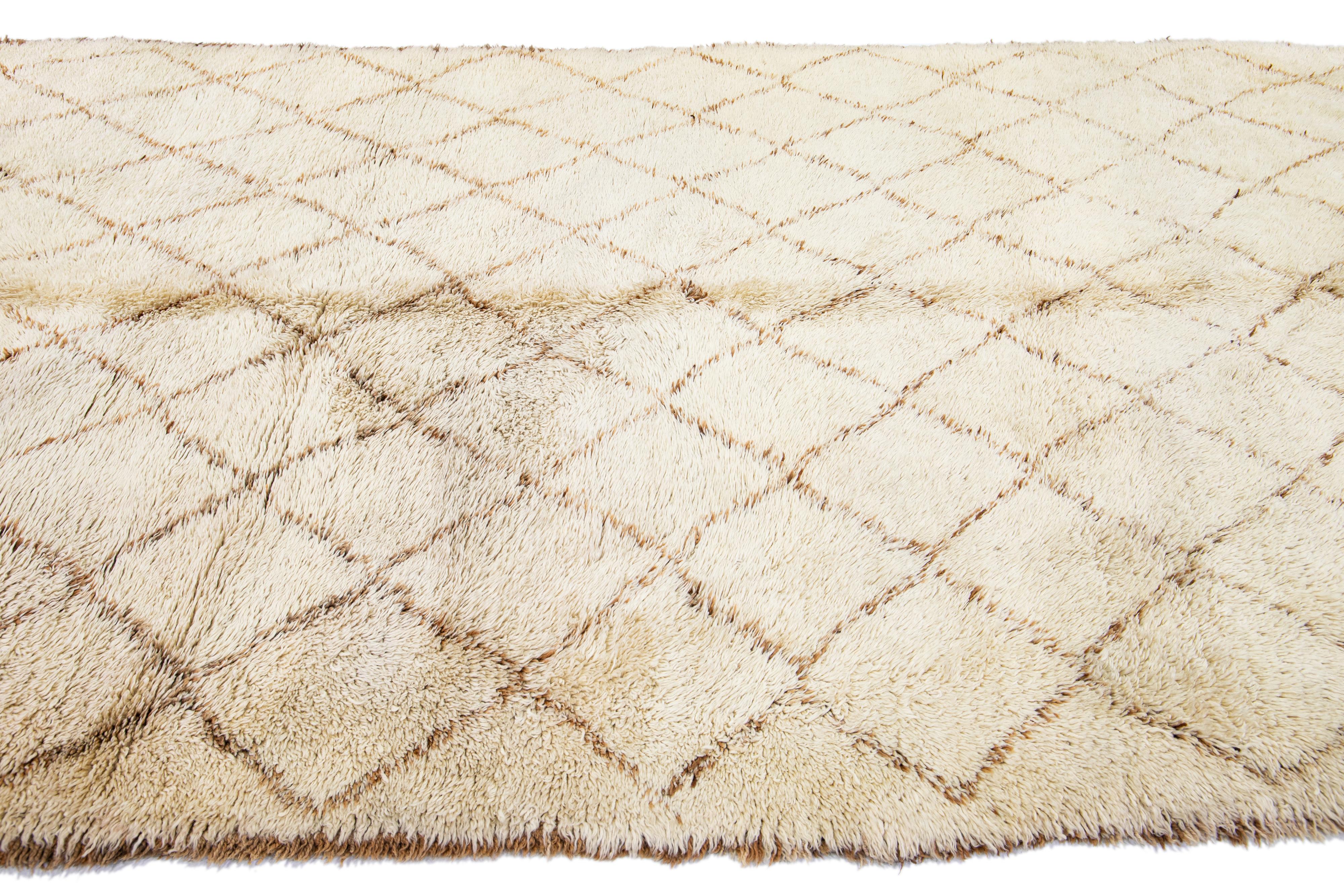 Hand-Knotted Beige Vintage Moroccan Handmade Tribal Wool Rug For Sale
