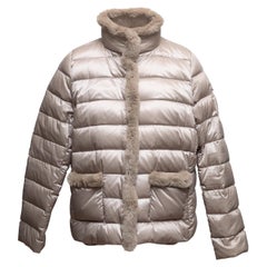 Beige Weekend Max Mara Pufferjacke mit Pelzbesatz Größe US 12