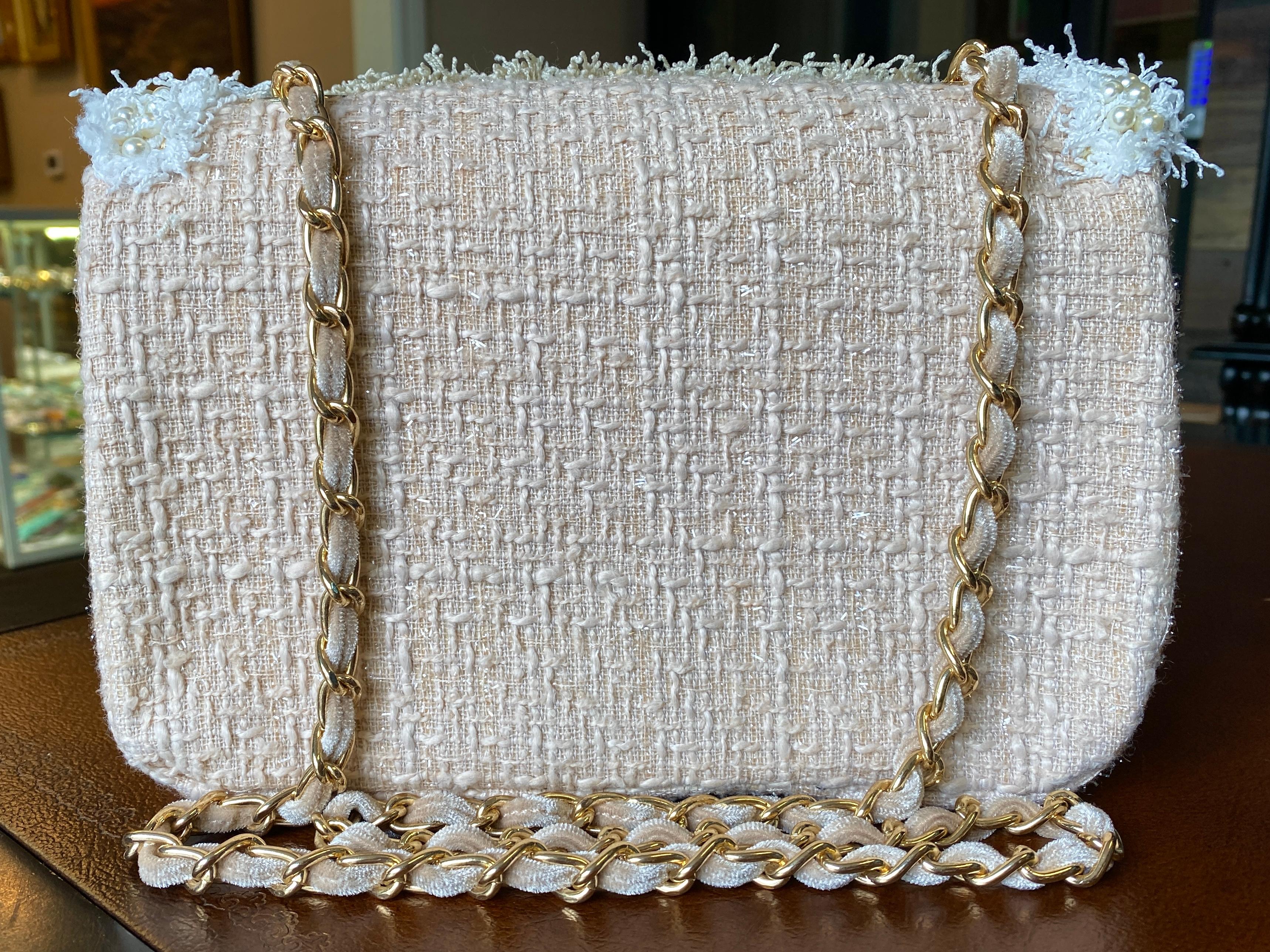 Beige & White Faux Pearl  Woven Crossbody Bag  For Sale 2