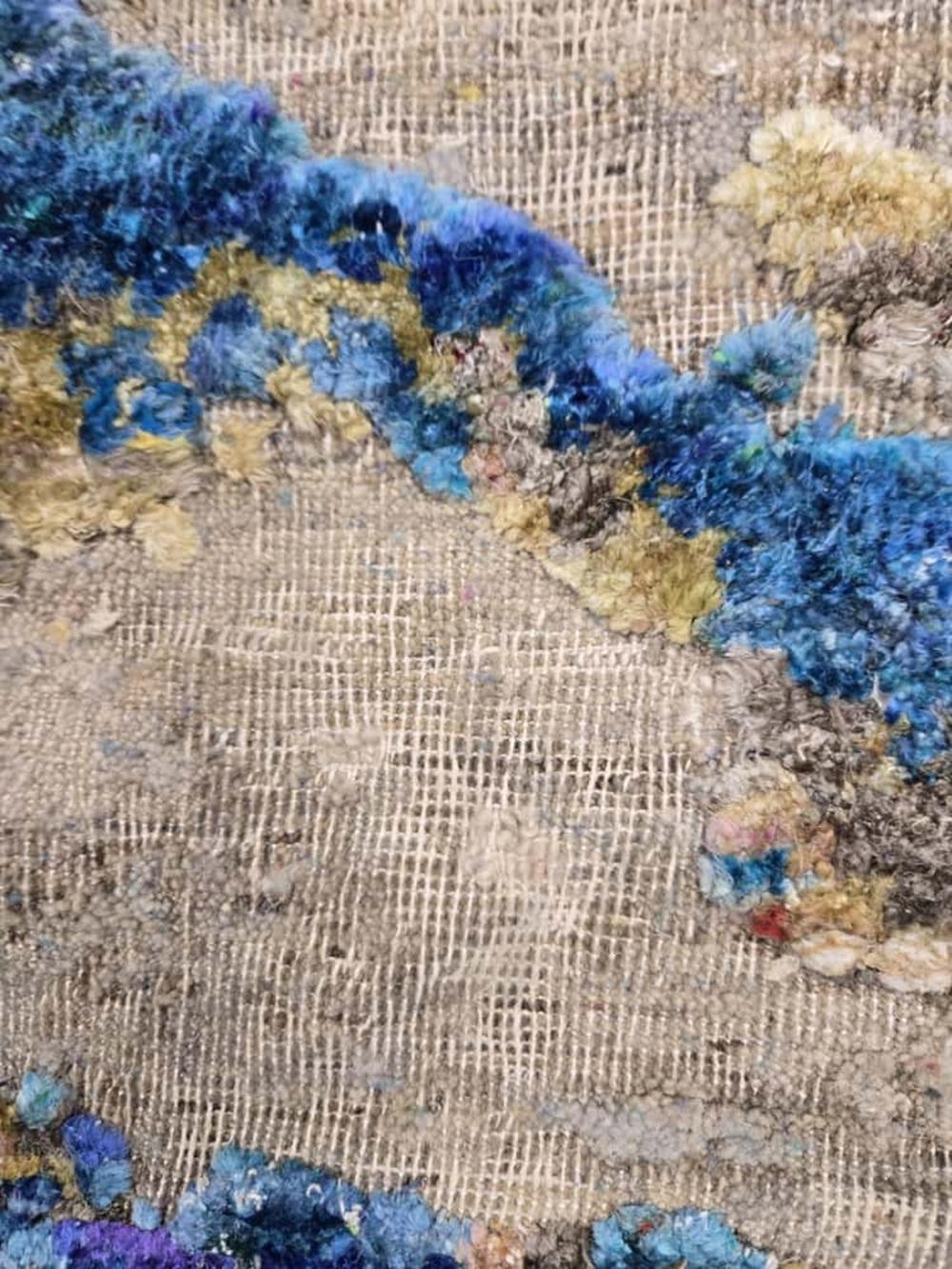 Tapis naturel en soie et laine nouées à la main, beige, blanc et turquoise, en stock en vente 3