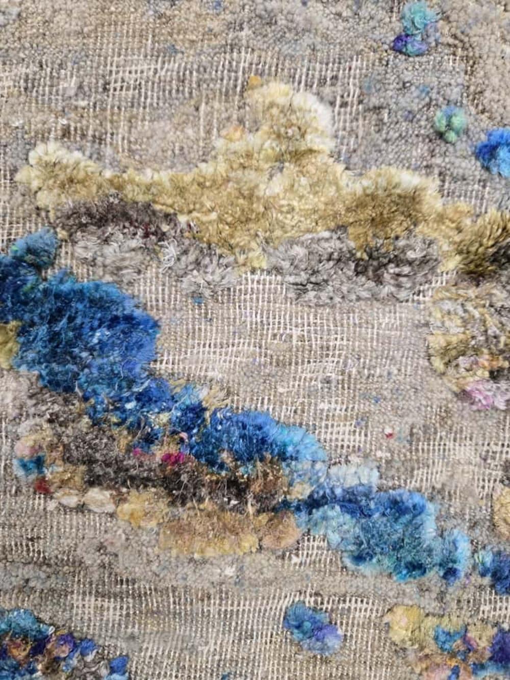 Tapis naturel en soie et laine nouées à la main, beige, blanc et turquoise, en stock en vente 4