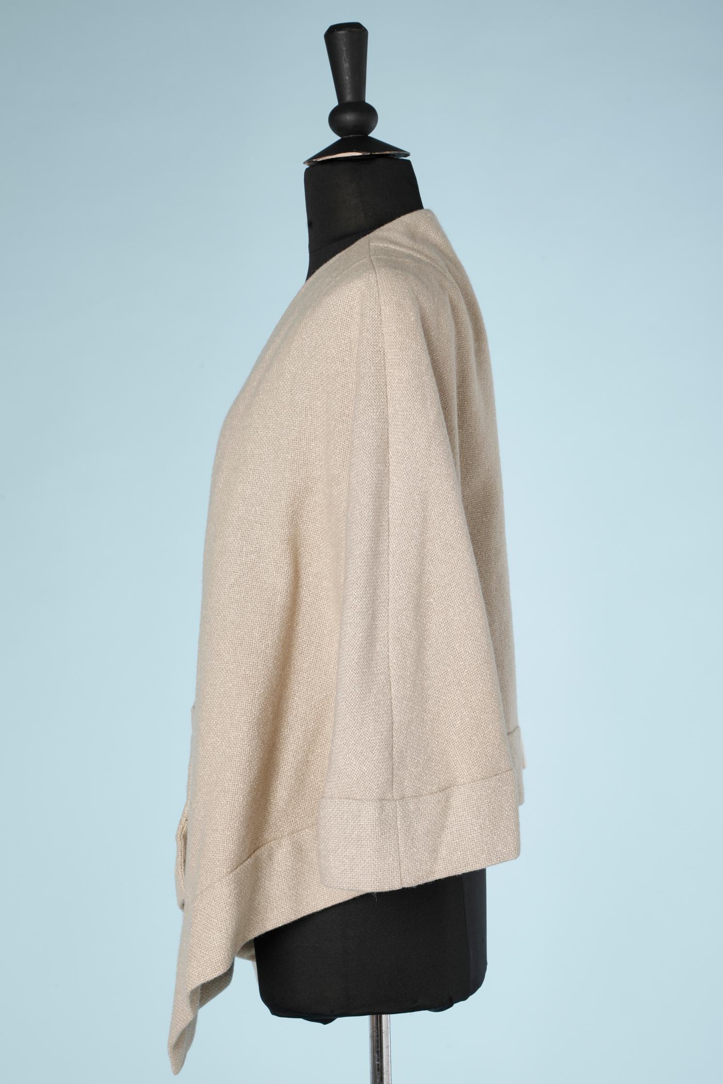 Women's Beige wool Tweed short cape with pocket and arms- hole Circa 1950/60's  For Sale