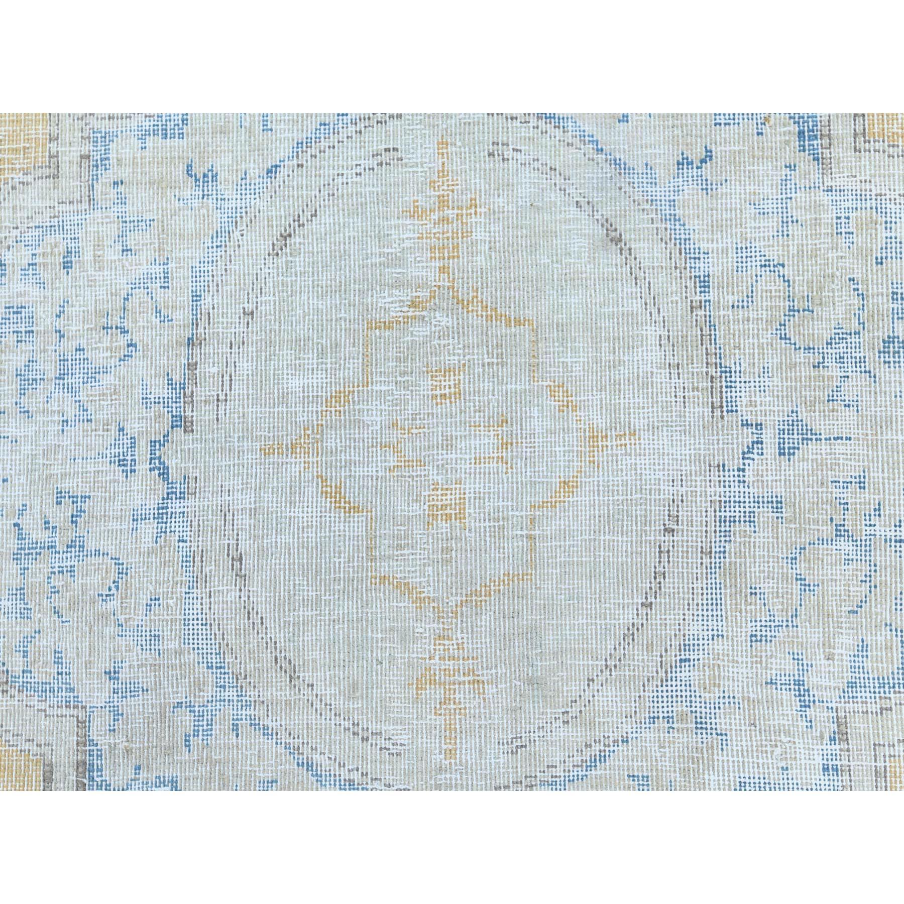 Alfombra Kerman Persa Antigua de Lana Fina Anudada a Mano de Aspecto Desgastado Beige en venta 3