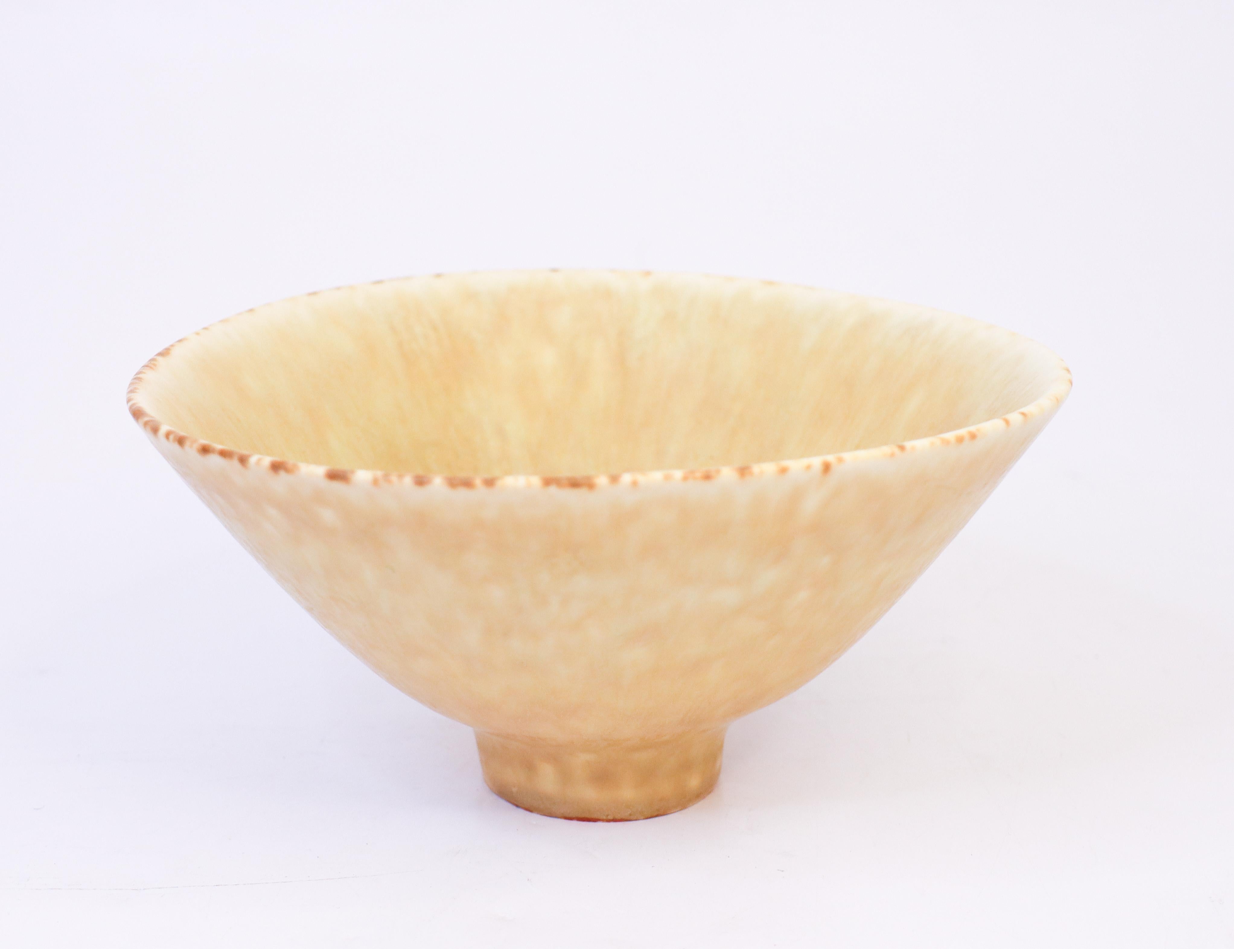 Scandinave moderne Bol en céramique beige / jaune - Carl-Harry Stålhane - Rörstrand  Milieu du 20e siècle en vente