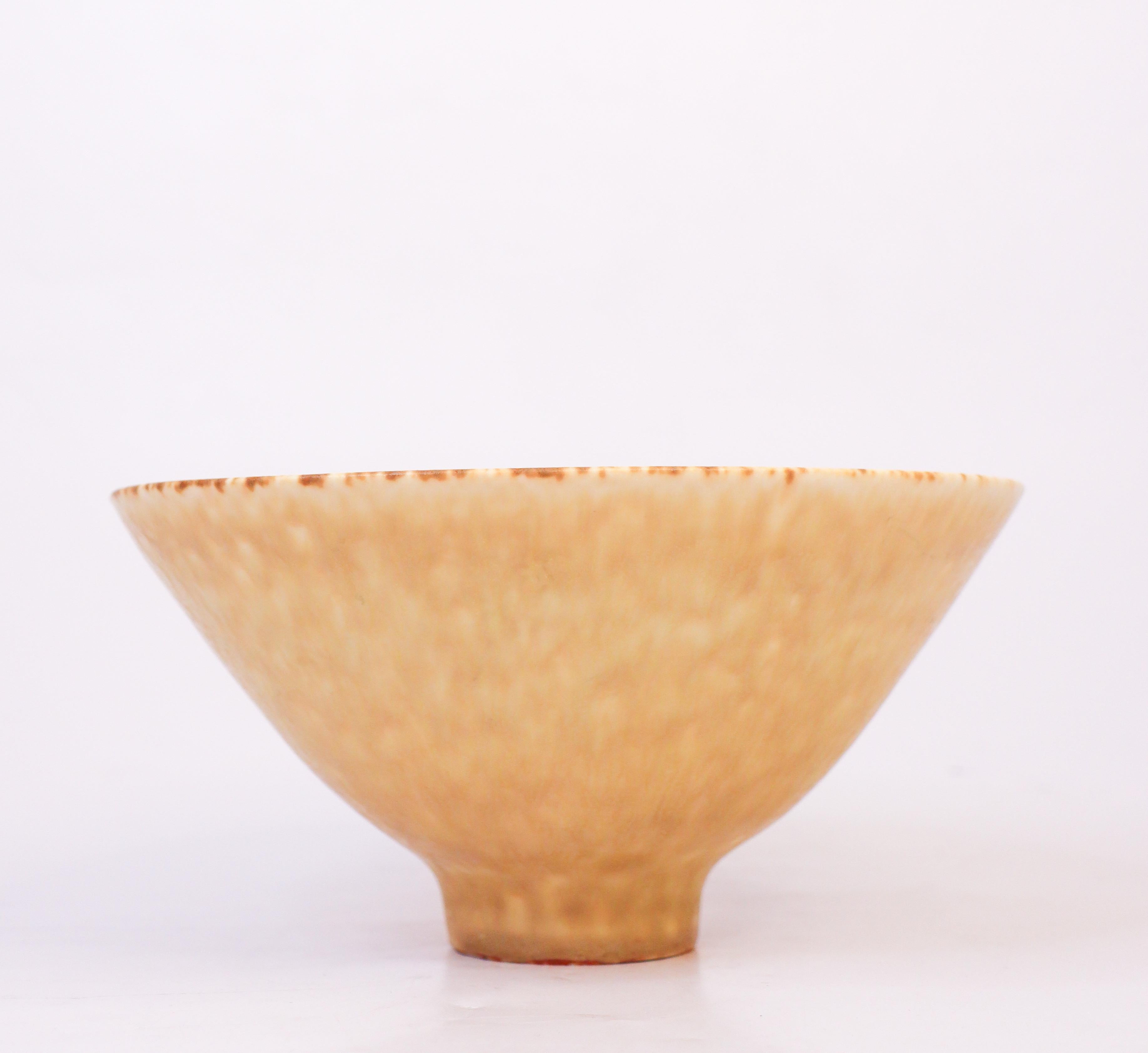 Vernissé Bol en céramique beige / jaune - Carl-Harry Stålhane - Rörstrand  Milieu du 20e siècle en vente