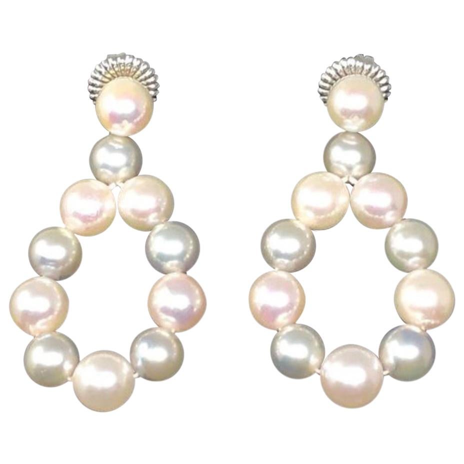 Beijing Pearl Market Custom Hanging Loop Grey and White Pearl Earrings For Sale