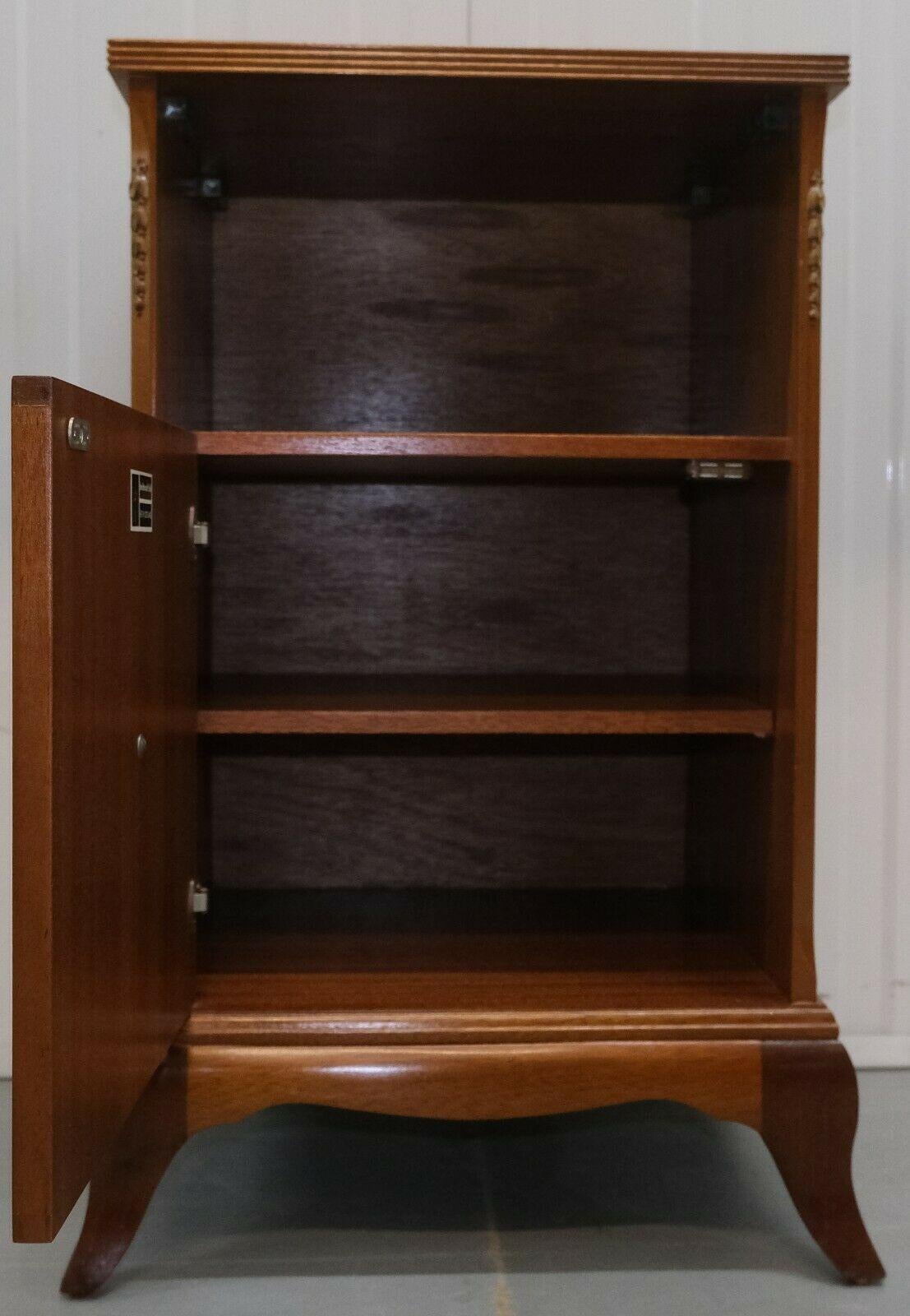 bedside table bookshelf