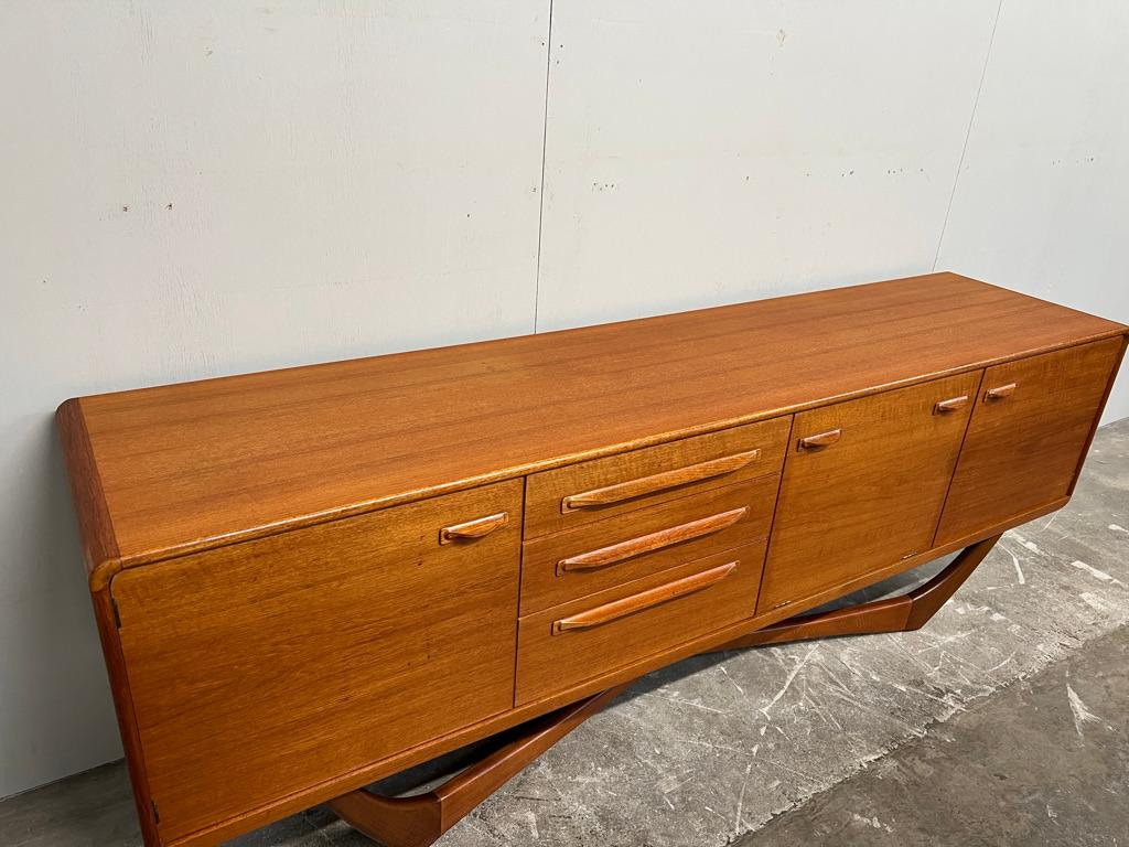 Teak Credenza in teak di Beithcraft Val Rossi, metà del secolo scorso, Regno Unito, fine anni '60 in vendita