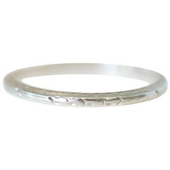 Belais 18 Karat White Gold Vintage Art Deco Etched Wedding Band, circa 1926