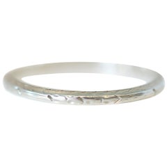 Belais 18 Karat White Gold Vintage Art Deco Etched Wedding Band, circa 1926