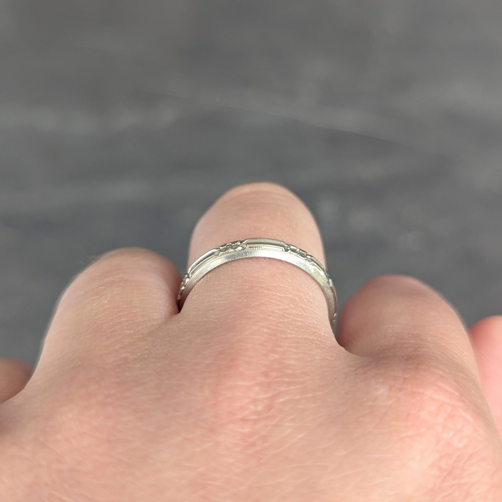 Belais Art Deco 18 Karat White Gold Vintage Orange Blossom Wedding Band Ring en vente 2