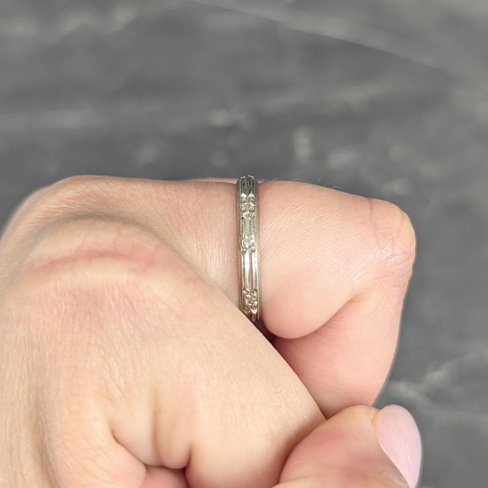 Belais Art Deco 18 Karat White Gold Vintage Orange Blossom Wedding Band Ring en vente 3