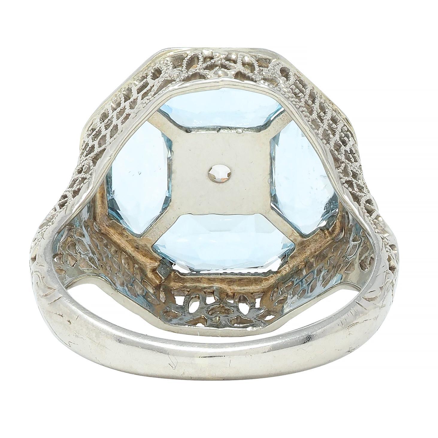 Belais Edwardianischer antiker Schmetterlingsring, Diamant Aquamarin 14 Karat Weißgold im Zustand „Hervorragend“ in Philadelphia, PA