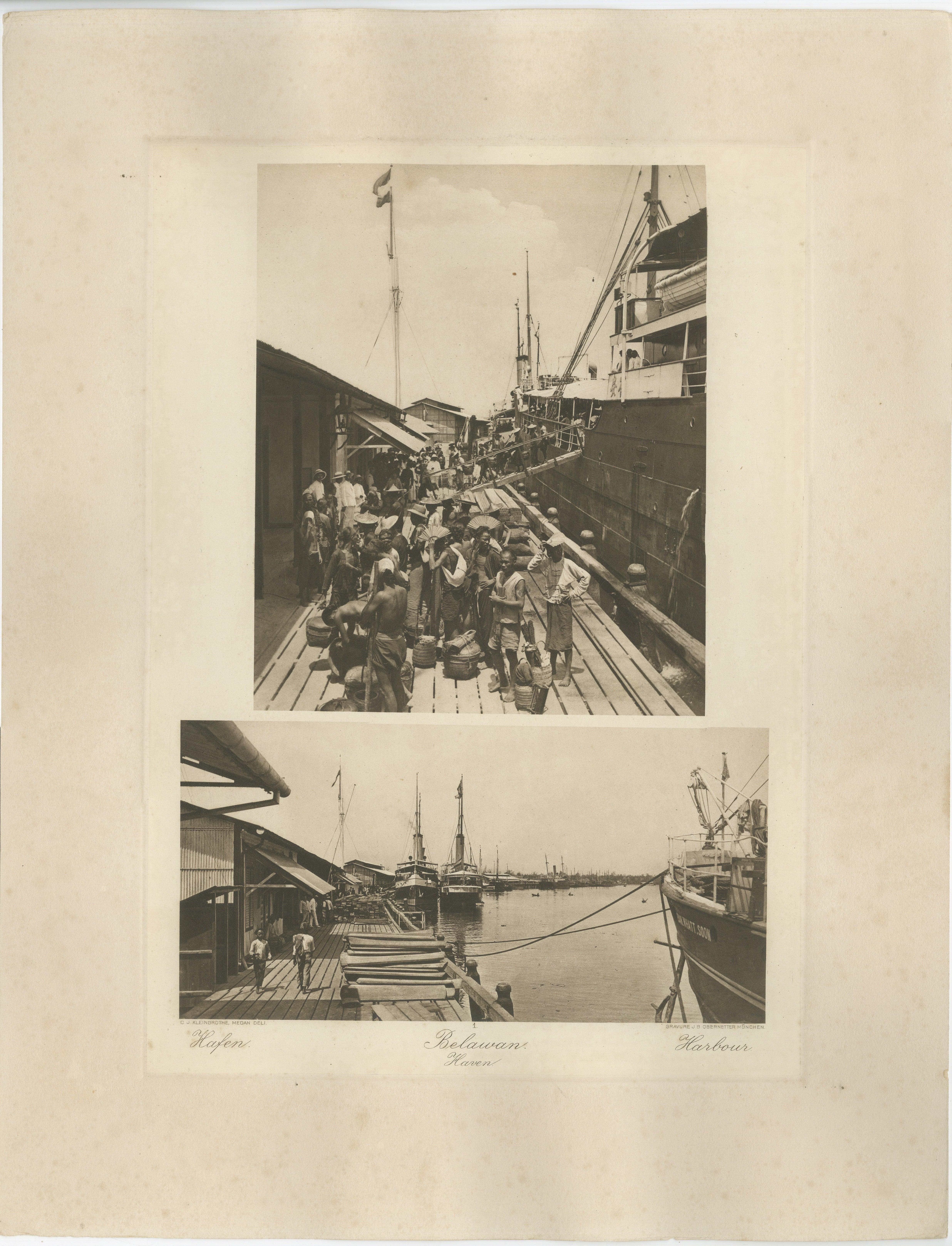 Port de Belawan et ouvriers - Sumatra, Indonésie - Kleingrothe Photogravure 1900 en vente