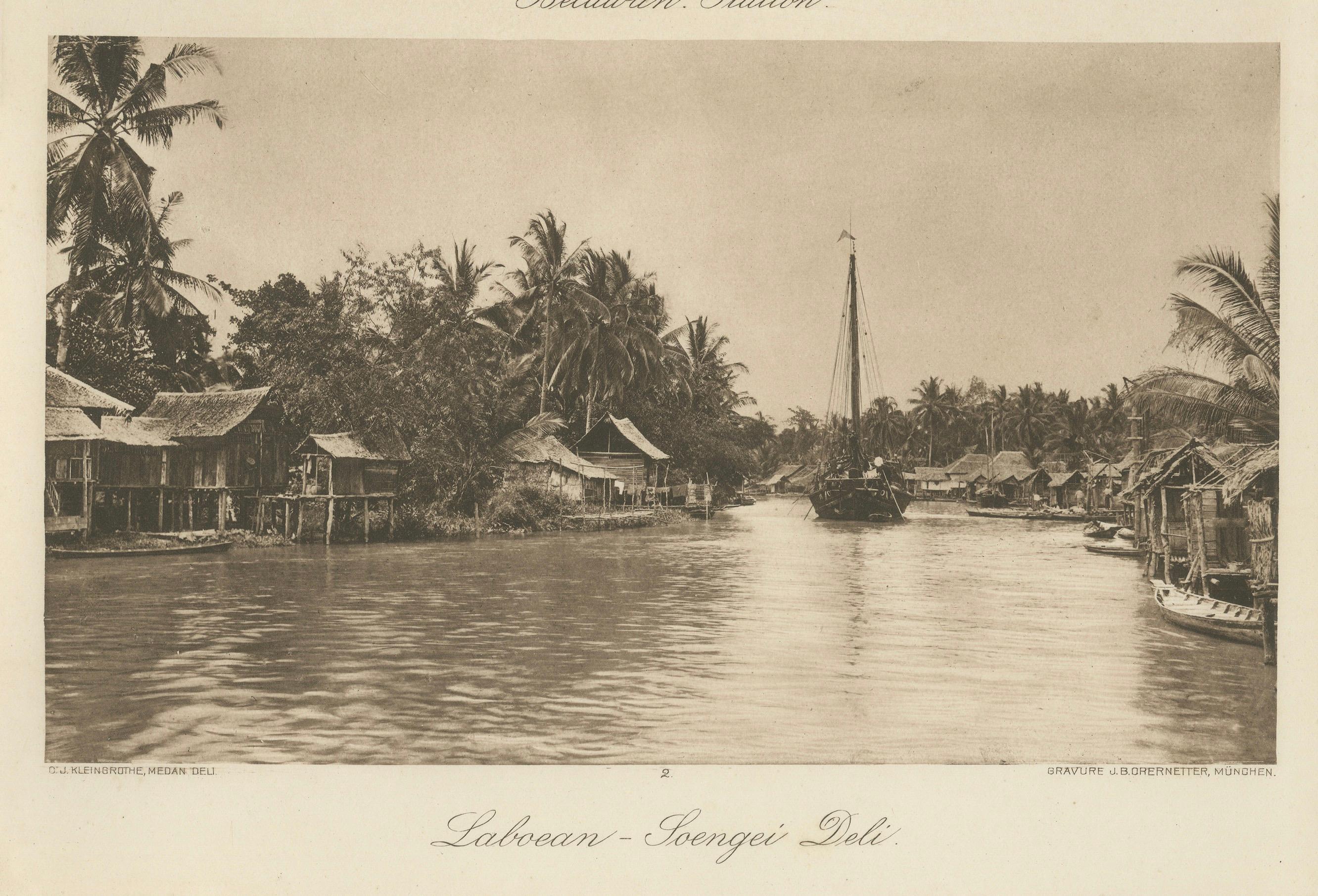 Gare de Belawan et rivière Soengei Deli, Sumatra - Photo ancienne, c.1910 Bon état - En vente à Langweer, NL