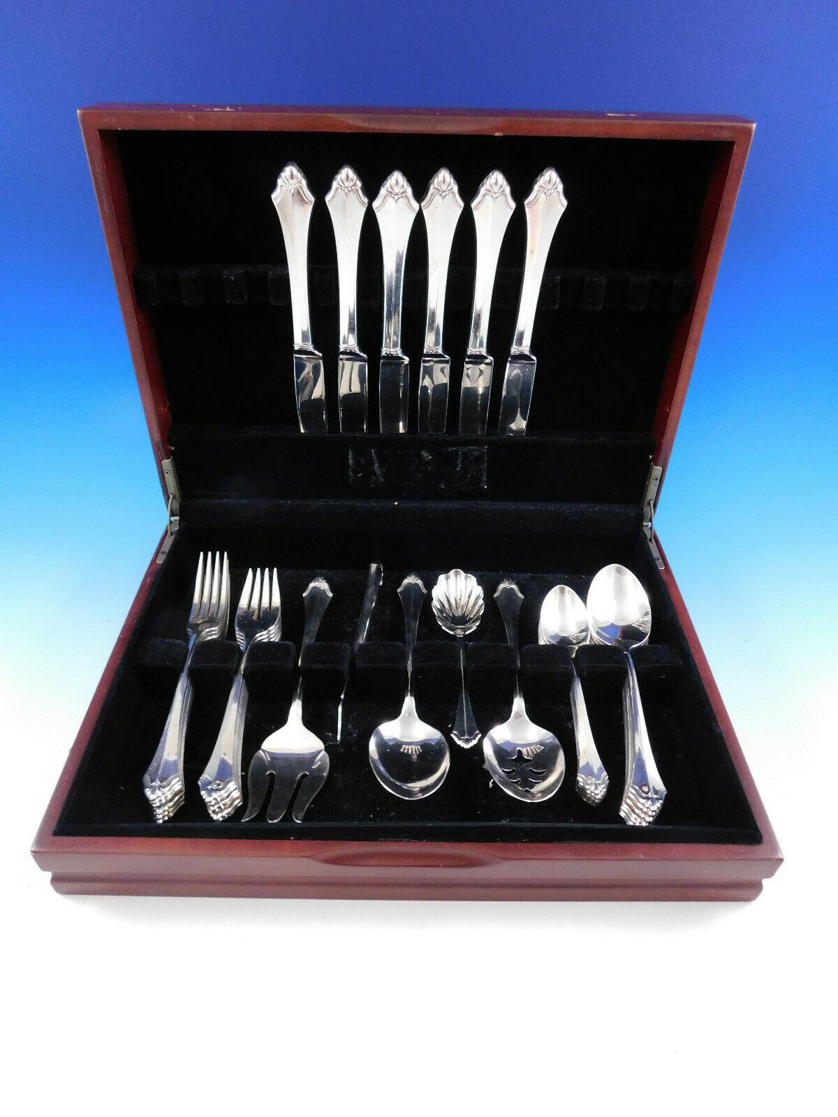 Belcourt by Community / oneida silverplate flatware set - 35 pieces. This set includes:

6 Dinner Knives, 9 3/4