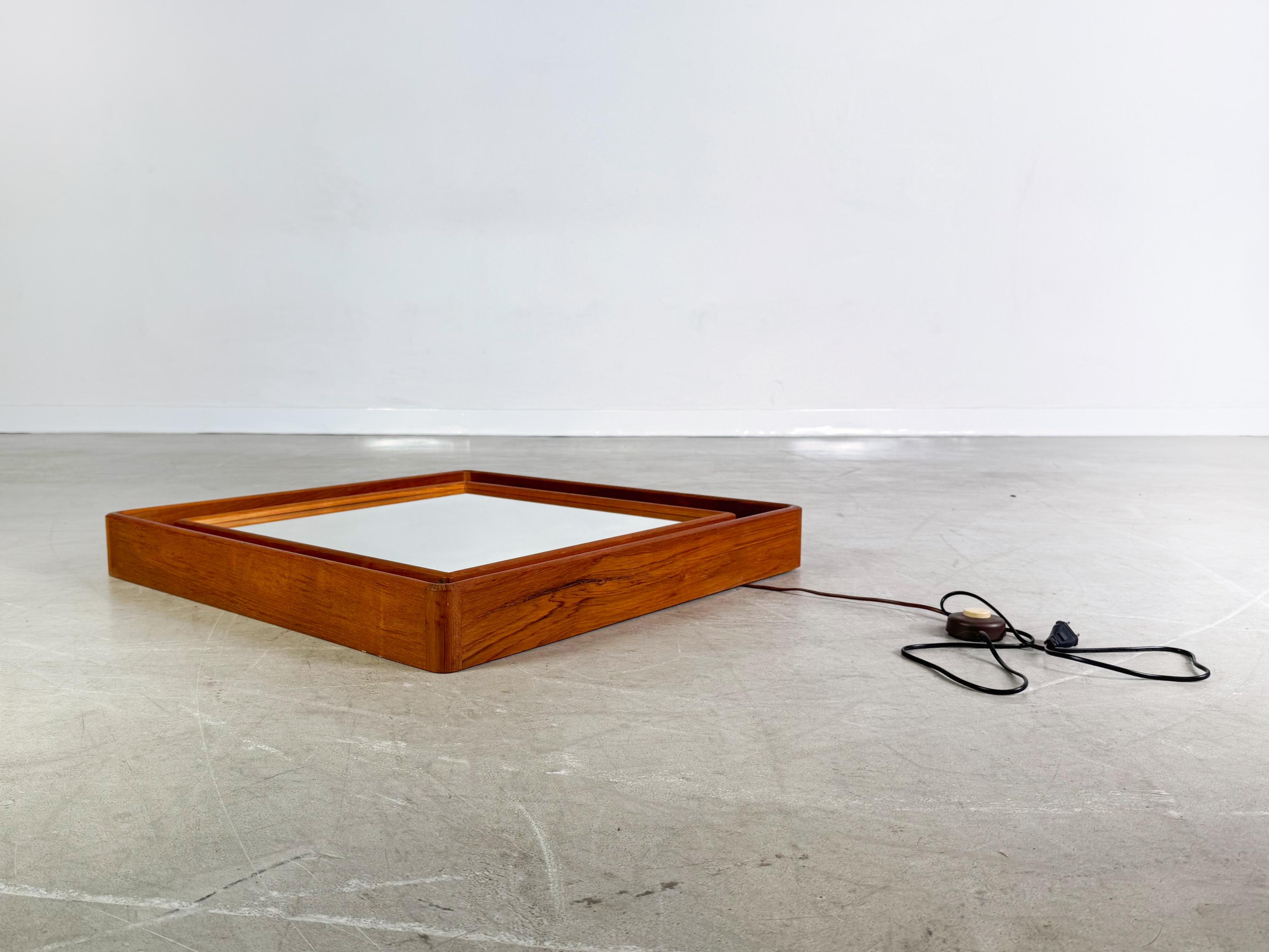 Beleuchteter Midcentury Spiegel Pedersen & Hansen Teak Vintage In Good Condition For Sale In Berlin, DE