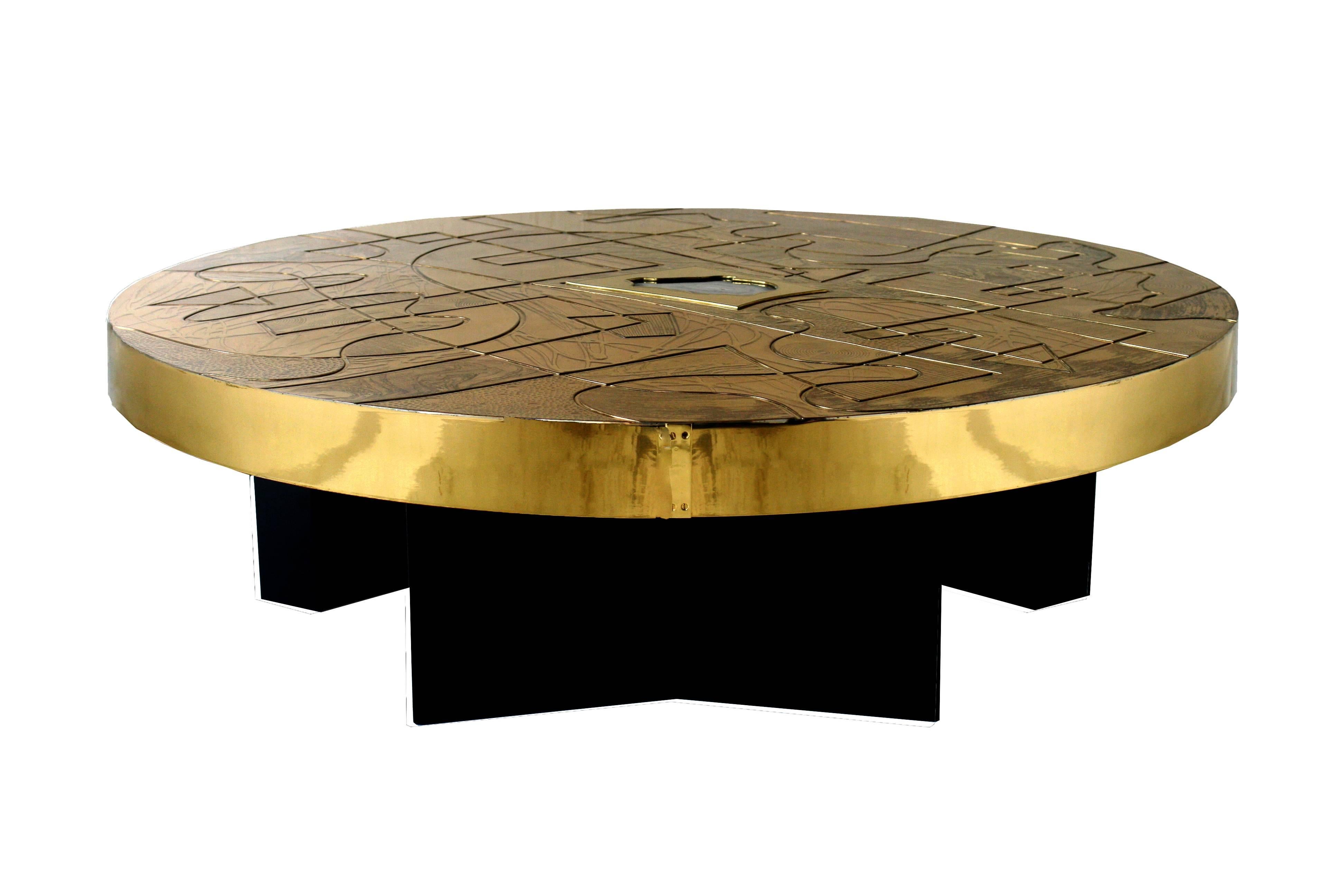 Belgian handmade brass acid etched cocktail table with agate inlay by Belgali.
Only for the fortunate.
Unique piece of art, fits in any high end interior.


 