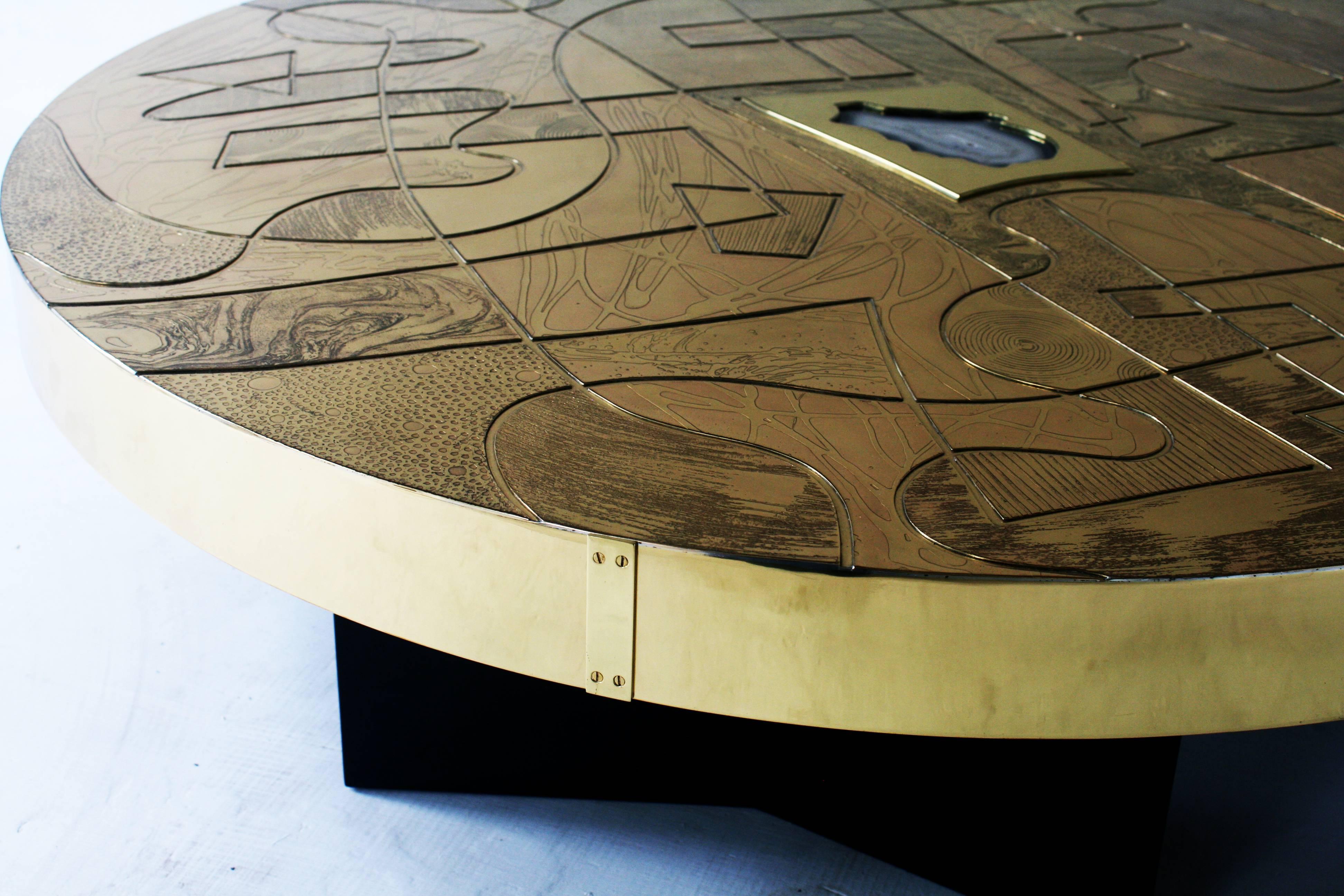 Belgali Round Coffee Table, Patinated Acid Etched Brass and High End Agate Slice 1